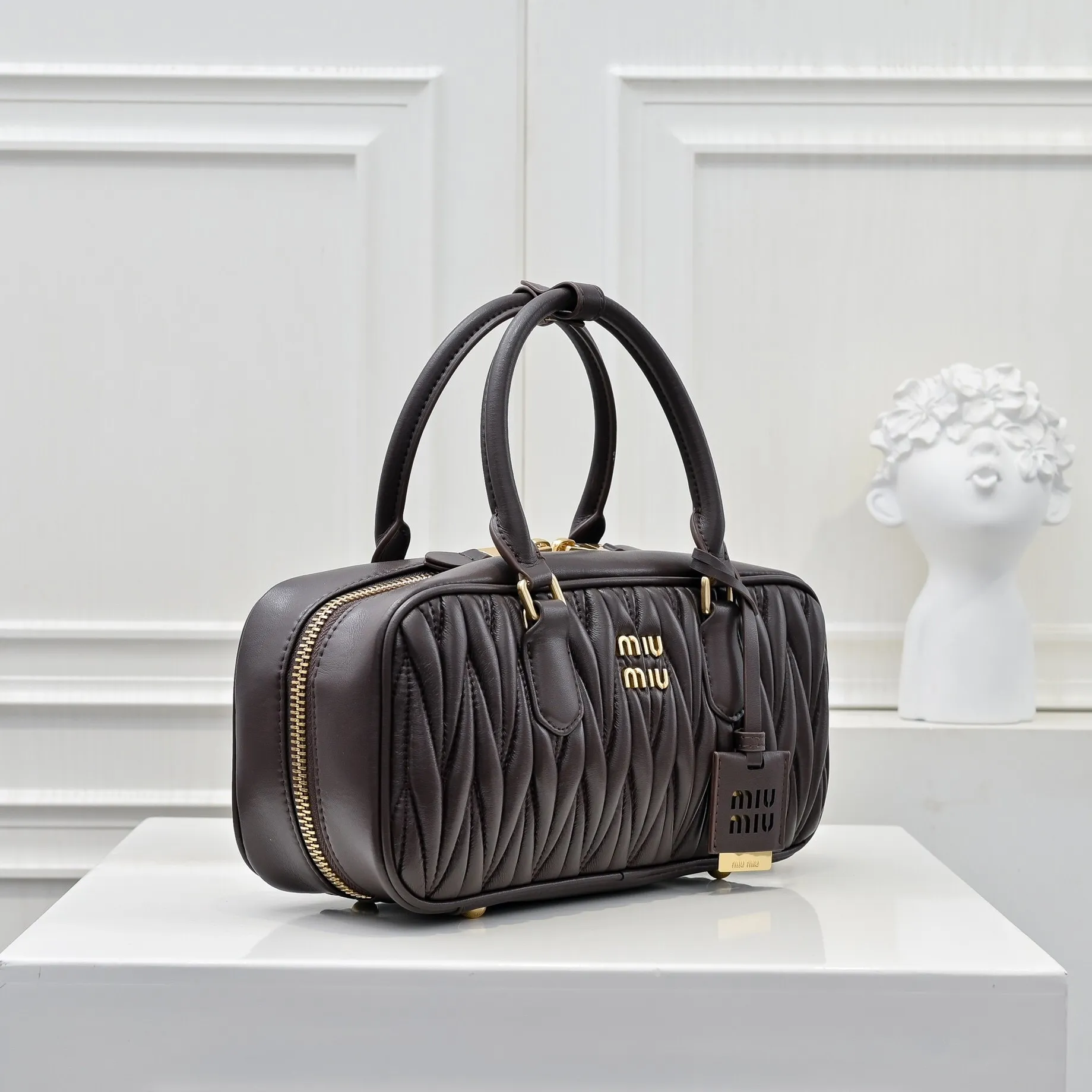 All categories Official website "Brand Women's Bags" Women's Bags 💙 miumiu 2025 new MIUMIU handbags