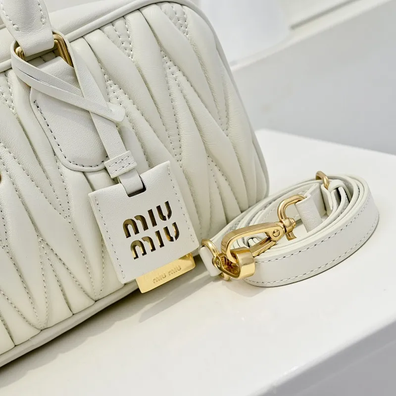 All categories Official website "Brand Women's Bags" Women's Bags 💙 miumiu 2025 new MIUMIU handbags