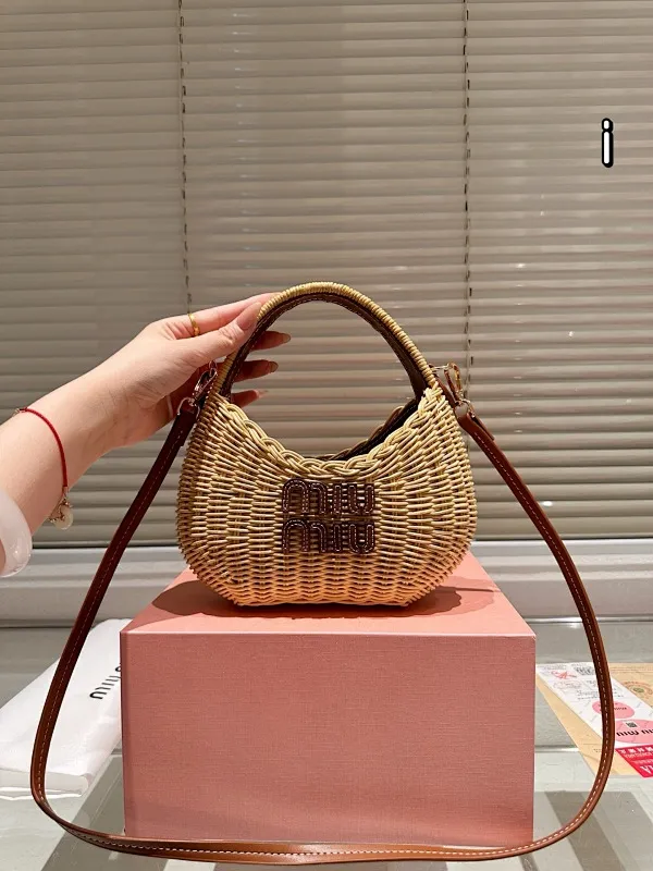 All categories Official website "Brand Women's Bags" Women's Bags 💙 miumiu 2025 new MIUMIU crossbody bag