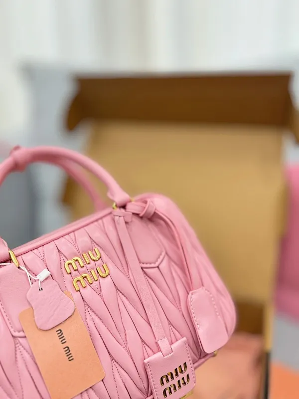 All categories Official website "Brand Women's Bags" Women's Bags 💙 miumiu 2024 new MIUMIU handbags