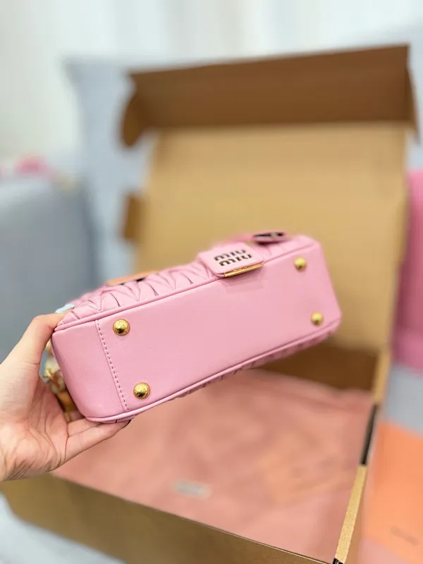 All categories Official website "Brand Women's Bags" Women's Bags 💙 miumiu 2024 new MIUMIU handbags