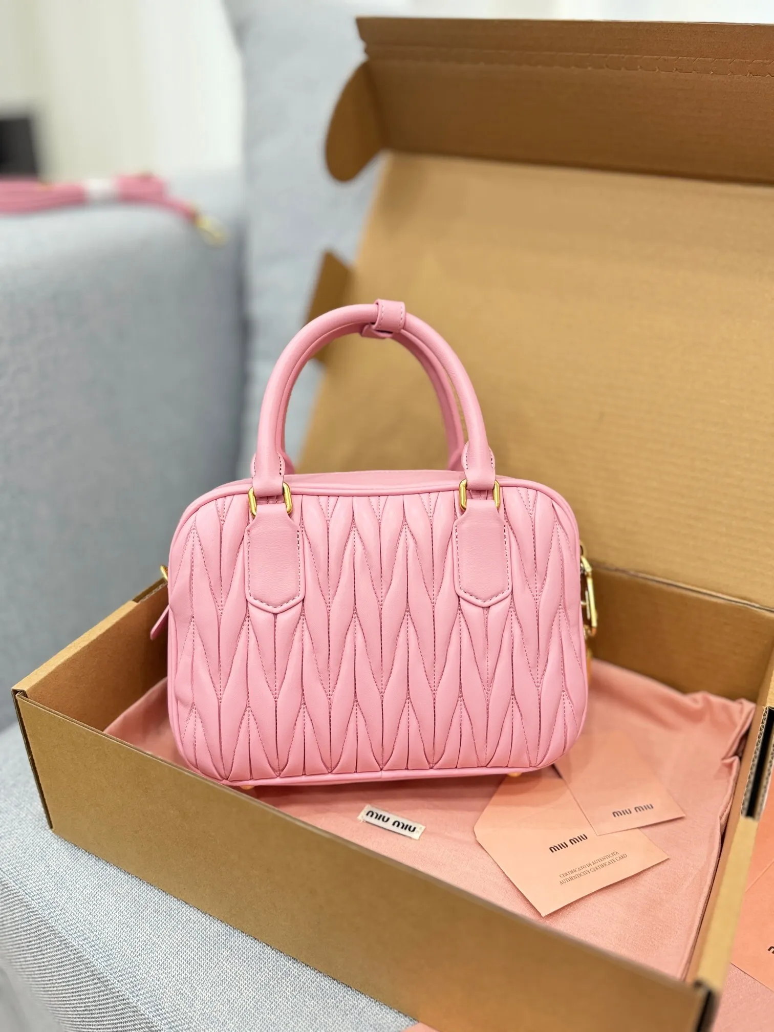 All categories Official website "Brand Women's Bags" Women's Bags 💙 miumiu 2024 new MIUMIU handbags