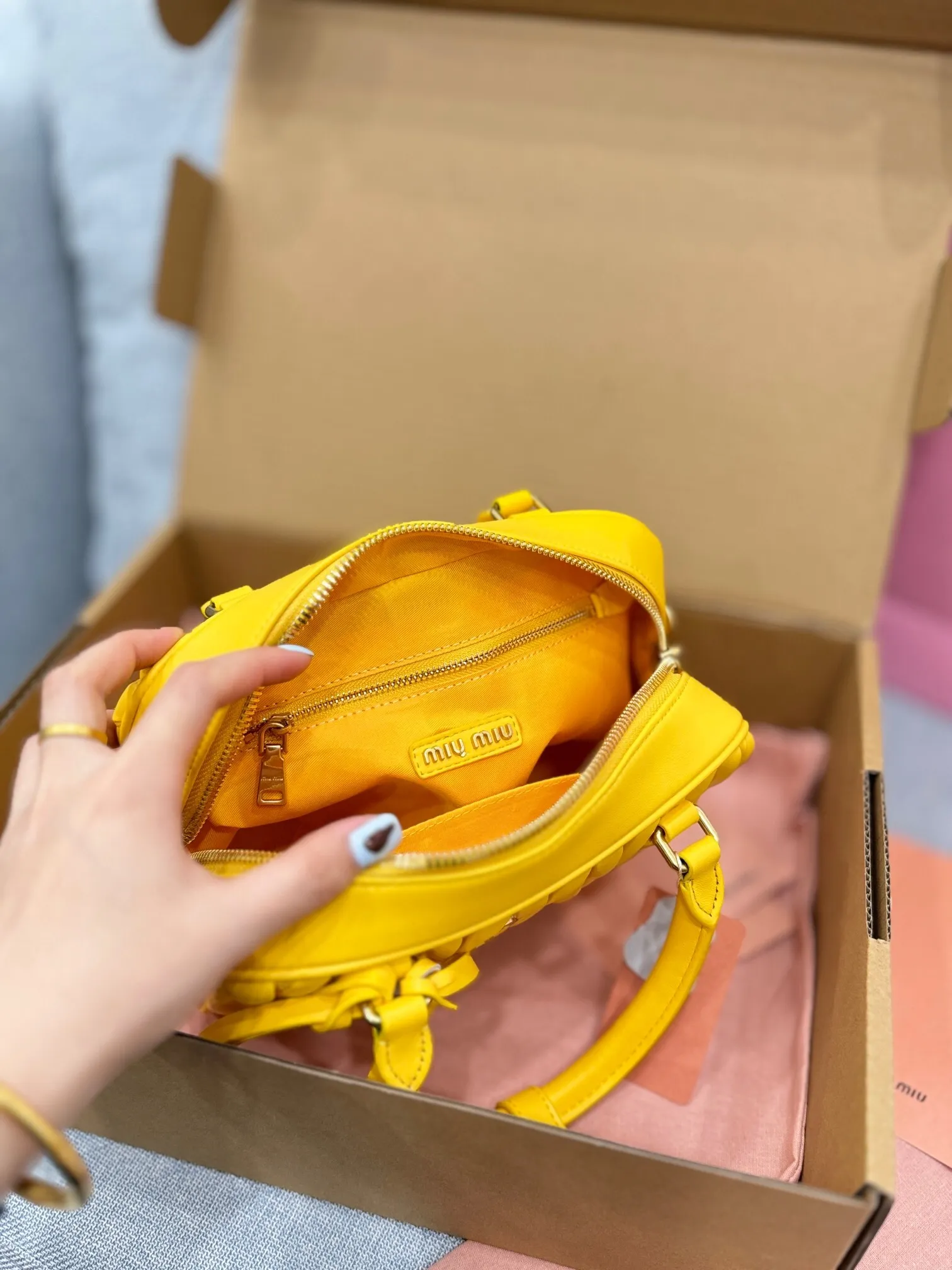 All categories Official website "Brand Women's Bags" Women's Bags 💙 miumiu 2024 new MIUMIU handbags