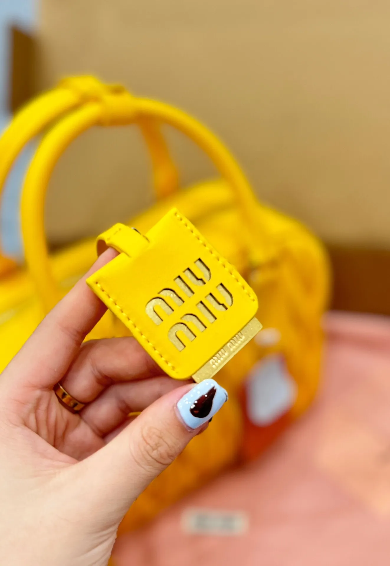 All categories Official website "Brand Women's Bags" Women's Bags 💙 miumiu 2024 new MIUMIU handbags