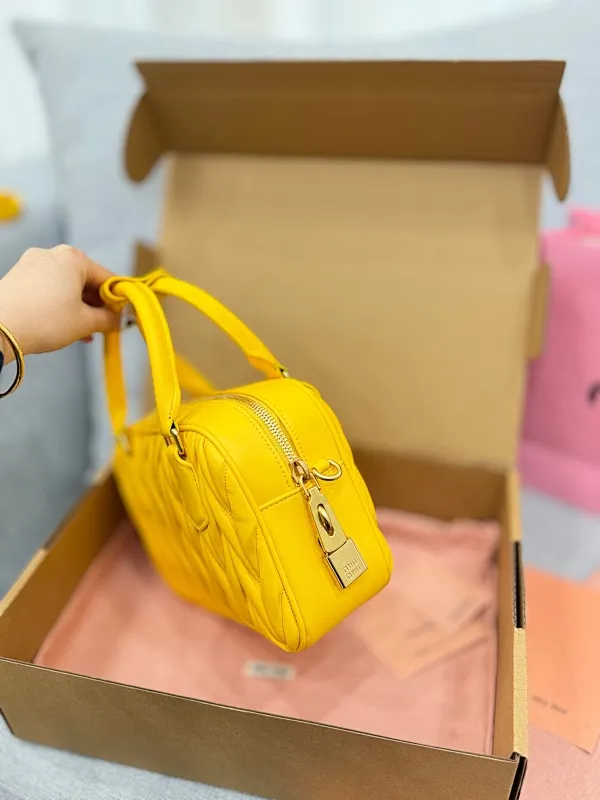 All categories Official website "Brand Women's Bags" Women's Bags 💙 miumiu 2024 new MIUMIU handbags
