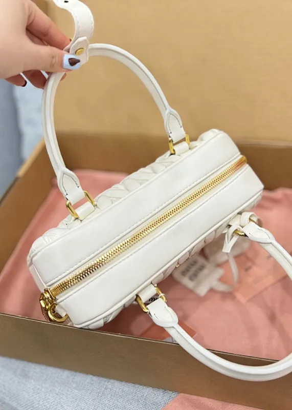 All categories Official website "Brand Women's Bags" Women's Bags 💙 miumiu 2024 new MIUMIU handbags