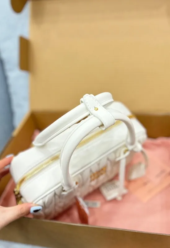 All categories Official website "Brand Women's Bags" Women's Bags 💙 miumiu 2024 new MIUMIU handbags