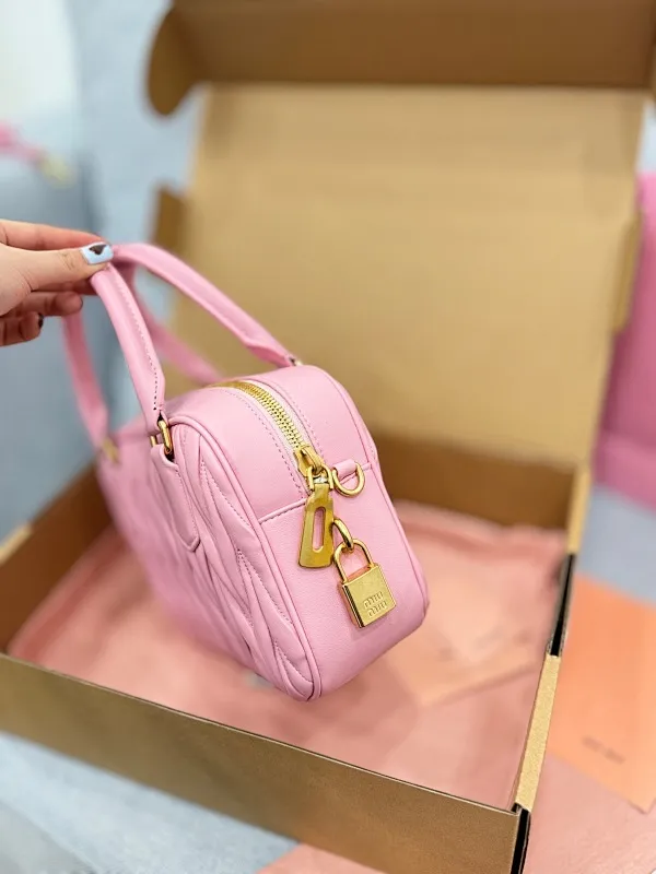All categories Official website "Brand Women's Bags" Women's Bags 💙 miumiu 2024 new MIUMIU handbags