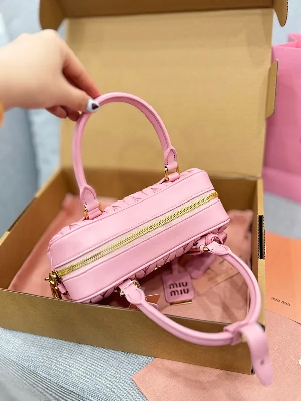 All categories Official website "Brand Women's Bags" Women's Bags 💙 miumiu 2024 new MIUMIU handbags
