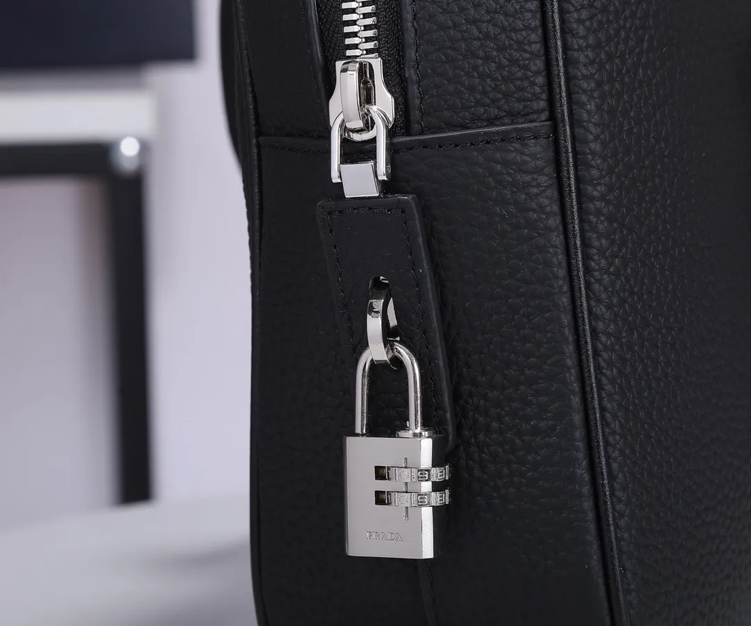 All categories 💚 Top version men’s bag 💚 PRADA 2023 official latest version PRADA briefcase