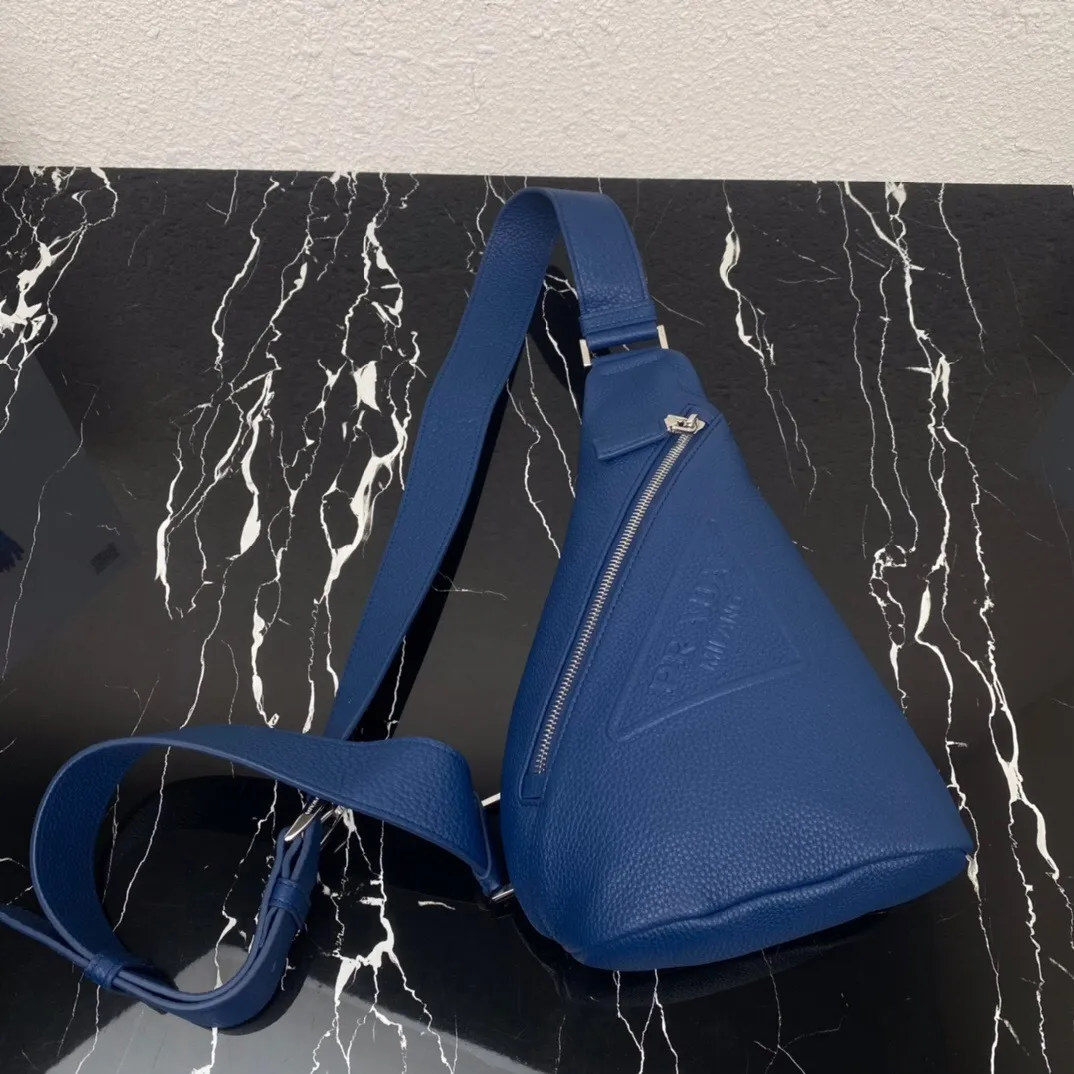 All Categories 💚 Top Version Men’s Bags 💚 PRADA 2025 New Prada Chest Bag