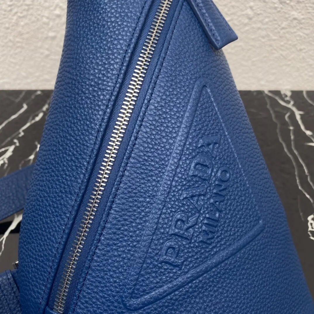 All Categories 💚 Top Version Men’s Bags 💚 PRADA 2025 New Prada Chest Bag