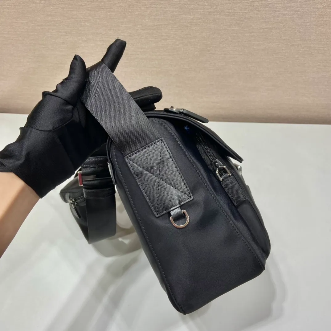 All Categories 💚 Top Version Men’s Bags 💚 PRADA 2024 New Prada Crossbody Bag