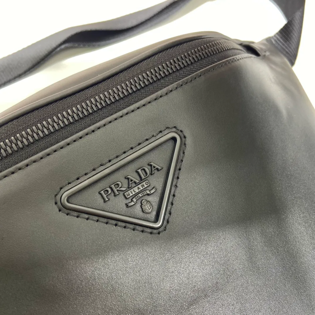 All categories 💚 Top version men’s bags 💚 PRADA 2023 official latest version PRADA full leather waist bag