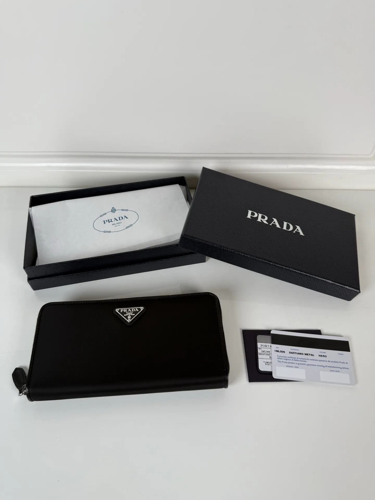 💰560, P Home➡️Nylon fabric + cowhide, single zipper wallet, caramel color, model 1ML506, single dollar quality, made of nylon fabric cross-grain cowhide, size 20×10.3cm, 175 steel stamp, exquisite workmanship as shown in the picture