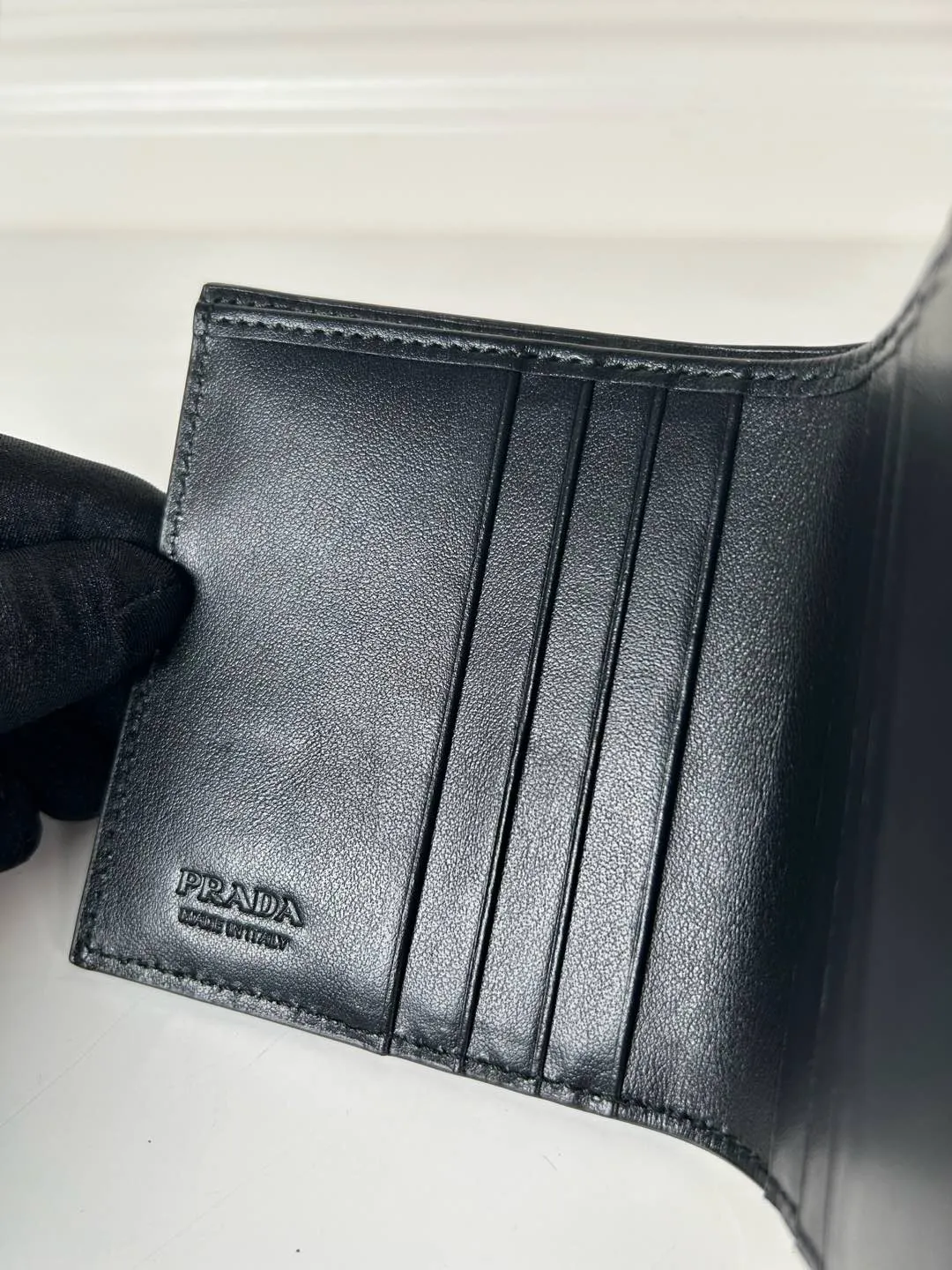 💰440, P Home ➡️ Unisex short wallet, (upgraded version) model 2MO004 upgraded version made of deerskin, eight card slots, length 9cm height 10cm, 175 steel stamp, meticulous and neat workmanship as shown in the picture