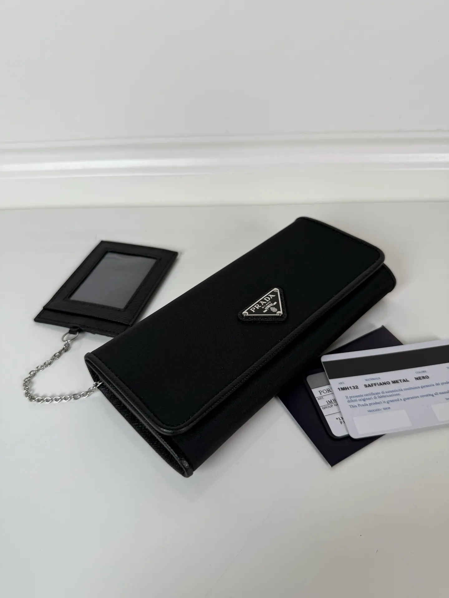 💰560, P Home ➡️Ladies flip wallet, model 1MH132, black, made of imported cross-grain cowhide + nylon fabric, original quality, size 18.7x9.5cm, taken in kind, what you see is what you get