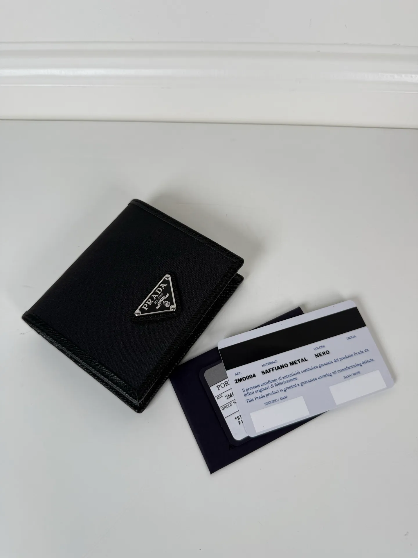 💰380, P Home ➡️ Unisex short wallet, black, model 2MO004 cross-grain cowhide + nylon fabric, eight card slots, length 9cm height 10cm, 175 steel stamp, meticulous and neat workmanship as shown in the picture