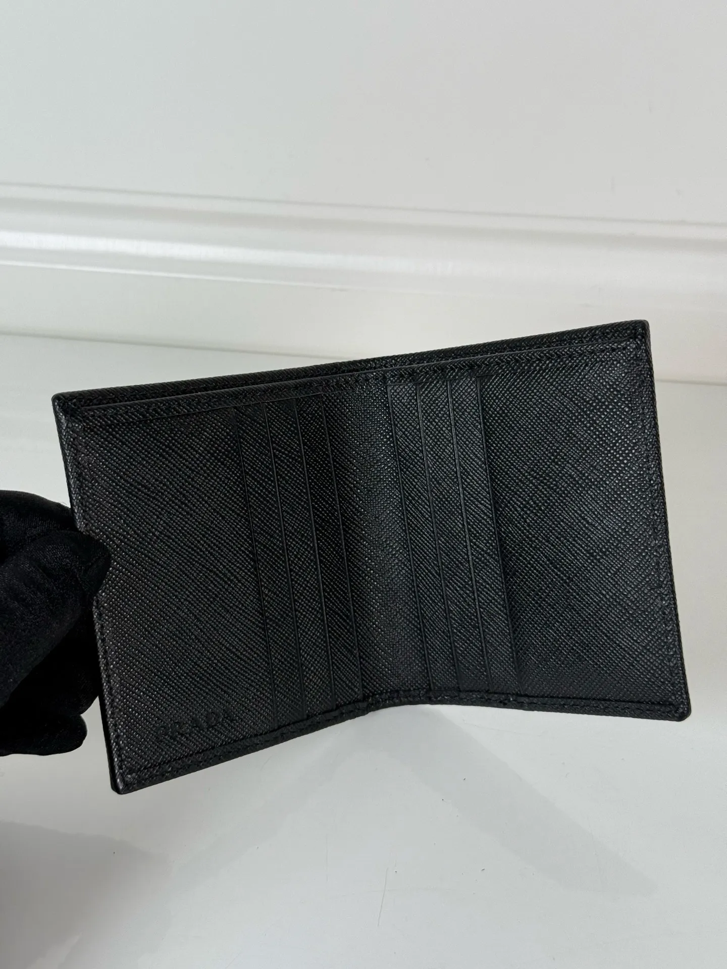 💰380, P Home ➡️ Unisex short wallet, black, model 2MO004 cross-grain cowhide + nylon fabric, eight card slots, length 9cm height 10cm, 175 steel stamp, meticulous and neat workmanship as shown in the picture