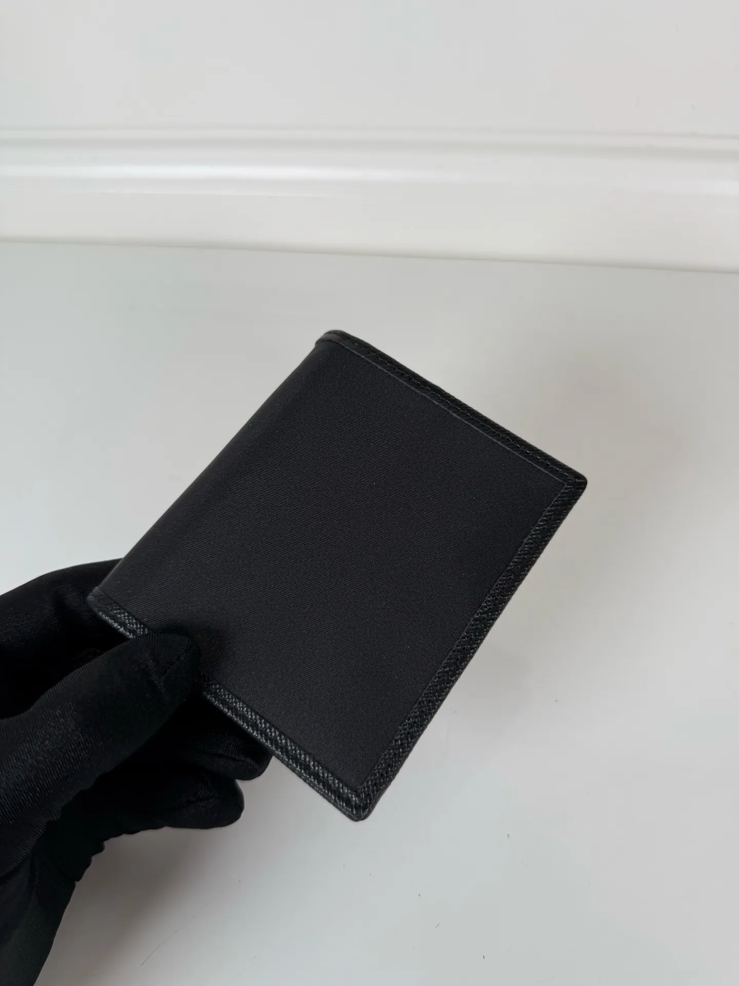 💰380, P Home ➡️ Unisex short wallet, black, model 2MO004 cross-grain cowhide + nylon fabric, eight card slots, length 9cm height 10cm, 175 steel stamp, meticulous and neat workmanship as shown in the picture