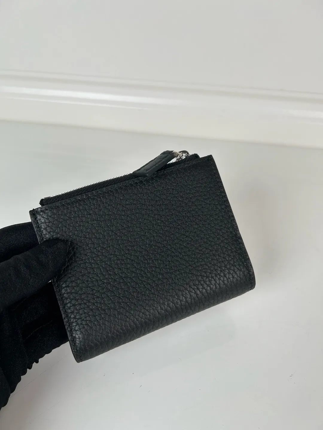 💰480, P Home ➡️ Unisex short wallet, model 2ML049, made of black deerskin, eight card slots, one receipt compartment, one zippered coin pocket, length 11.5cm, height 9.5cm, 175 steel stamp, meticulous workmanship as shown in the picture