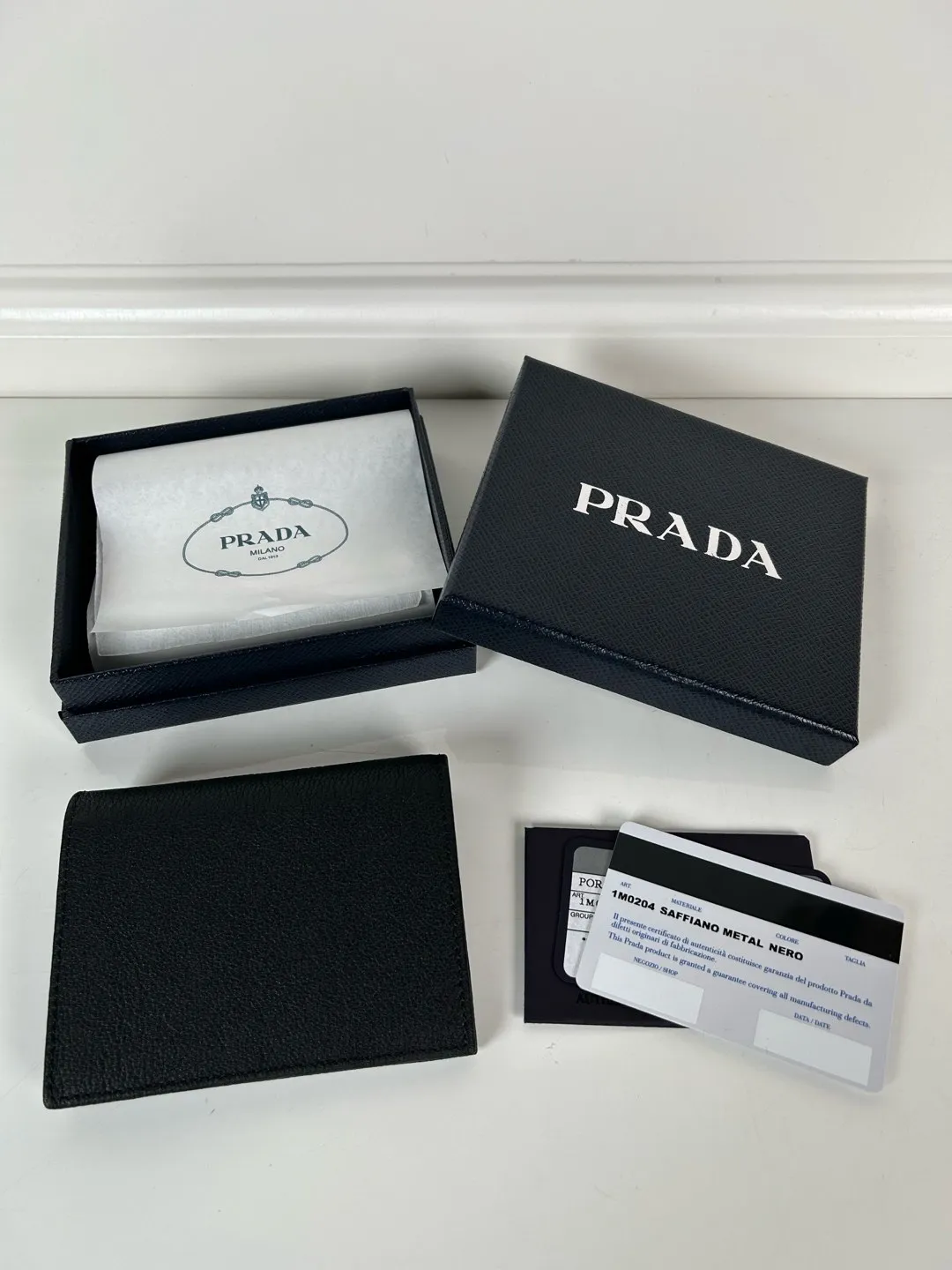 💰440, P Home ➡️Ladies two-fold short clip, model 1M0204, made of fine-grained deerskin, length 11.2 cm and height 9.5cm, simple and practical to enhance personal taste, 175 steel stamp