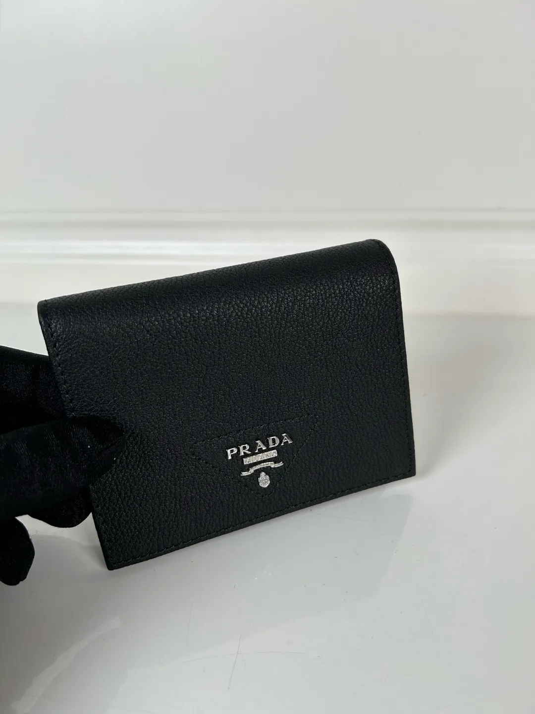 💰440, P Home ➡️Ladies two-fold short clip, model 1M0204, made of fine-grained deerskin, length 11.2 cm and height 9.5cm, simple and practical to enhance personal taste, 175 steel stamp