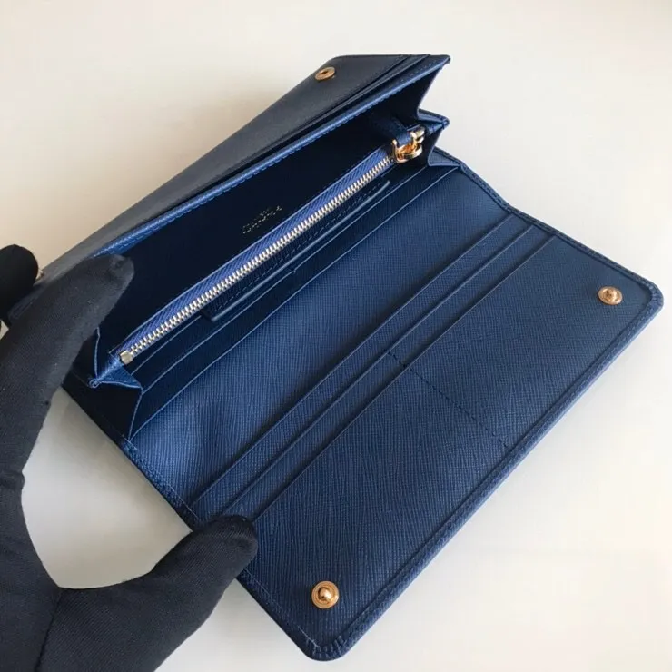 💰560, P Home➡️Ladies flip wallet, model 1MH132, royal blue, made of imported cross-grain cowhide, original quality, size 18.7x9.5cm, taken in kind, what you see is what you get