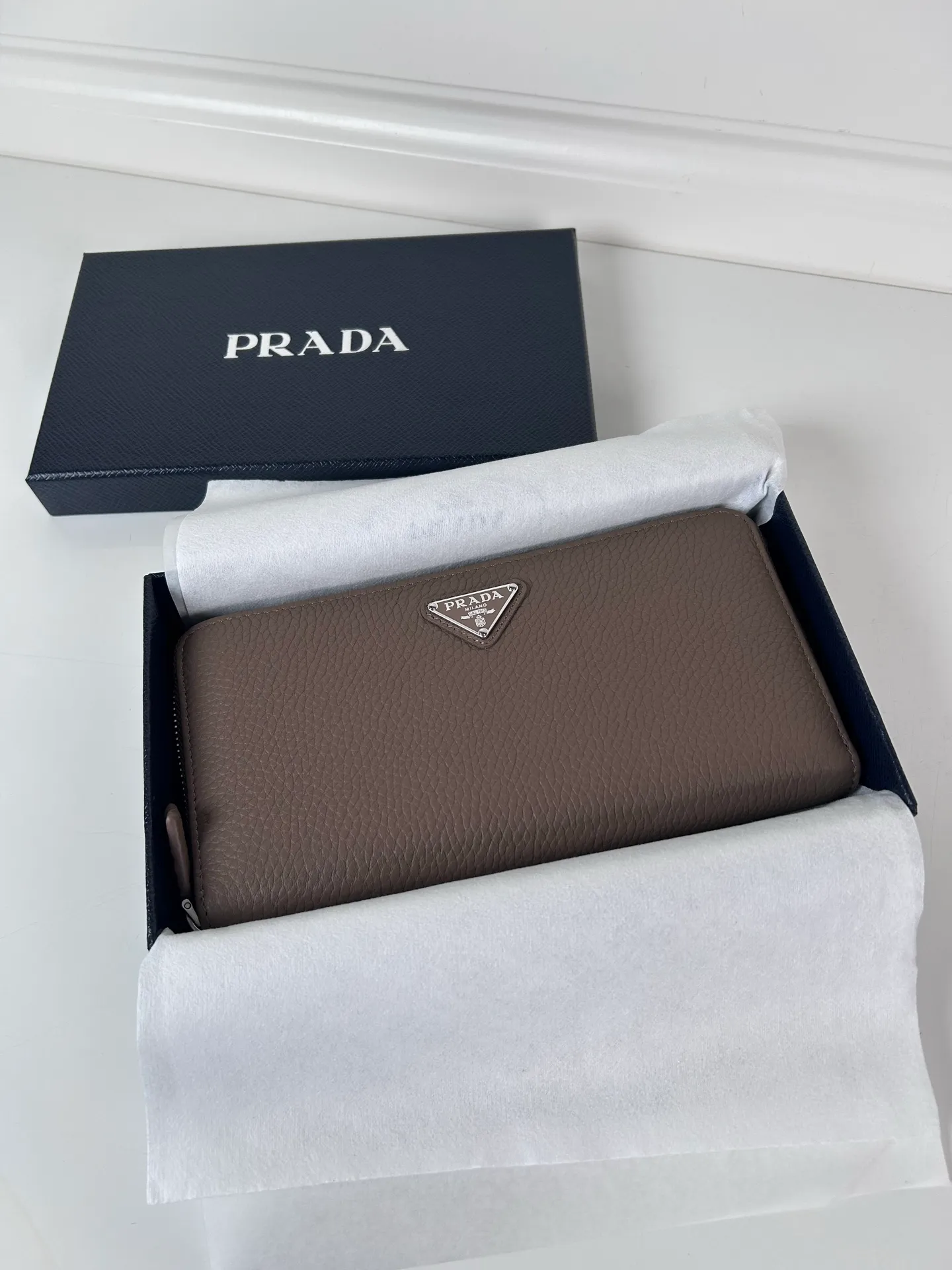 💰600, P Home➡️Men's cross-pattern wallet, gray deerskin, model 2M1317, single-dollar quality, made of cross-pattern cowhide, size 20cm×10.3cm