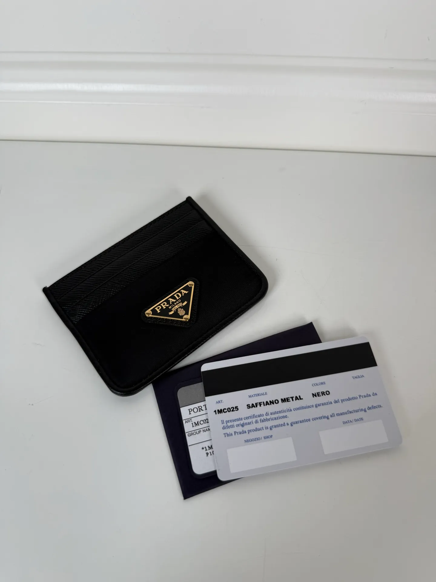 💰300, P Home ➡️ Unisex small card holder, model 1MC025, original quality, imported cross pattern + nylon fabric, 6 card slots ➕ one middle sandwich, can hold multiple cards and zeros 💰, size 11.2×8.5cm, taken in kind, what you see is what you get