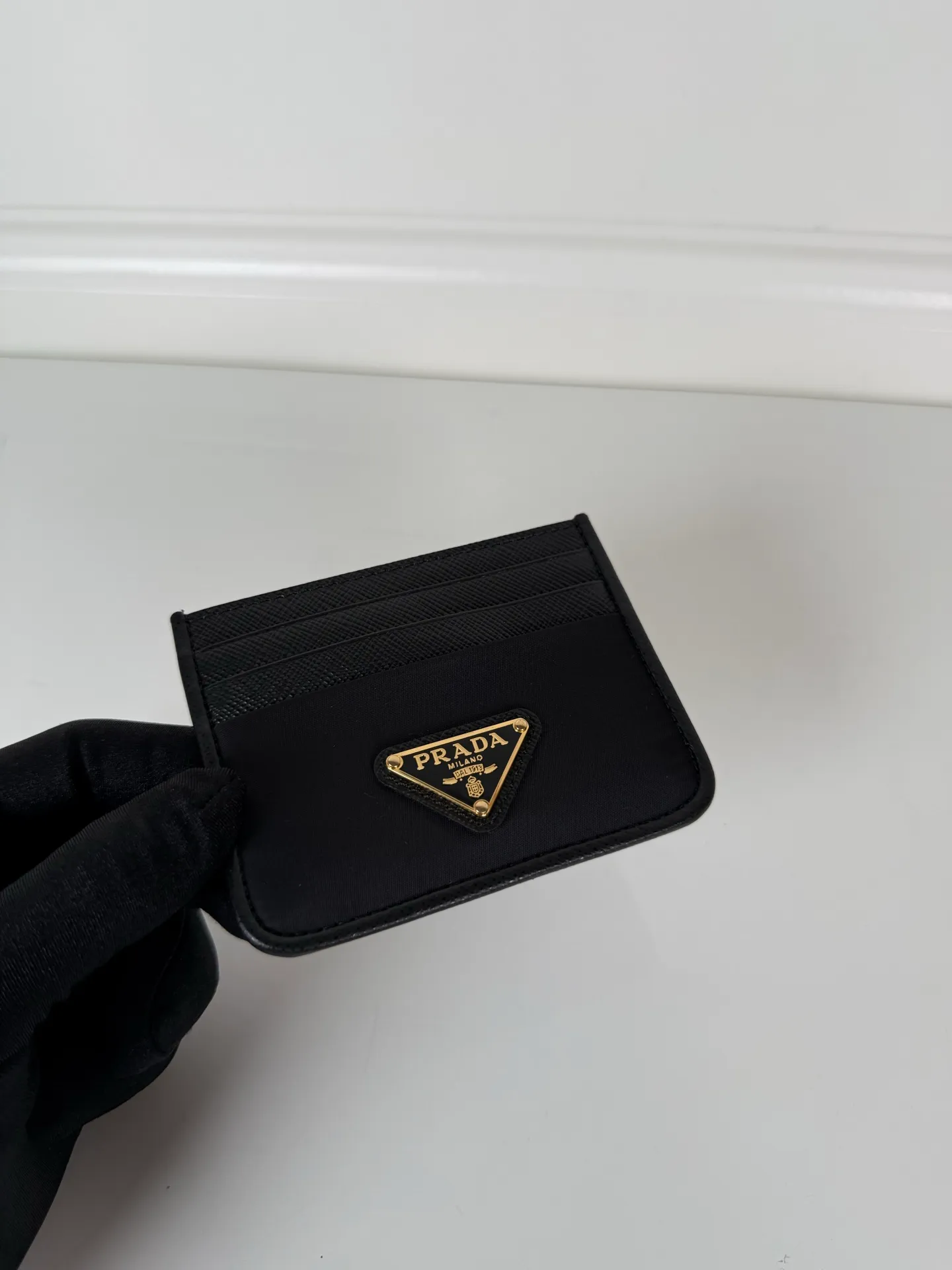 💰300, P Home ➡️ Unisex small card holder, model 1MC025, original quality, imported cross pattern + nylon fabric, 6 card slots ➕ one middle sandwich, can hold multiple cards and zeros 💰, size 11.2×8.5cm, taken in kind, what you see is what you get