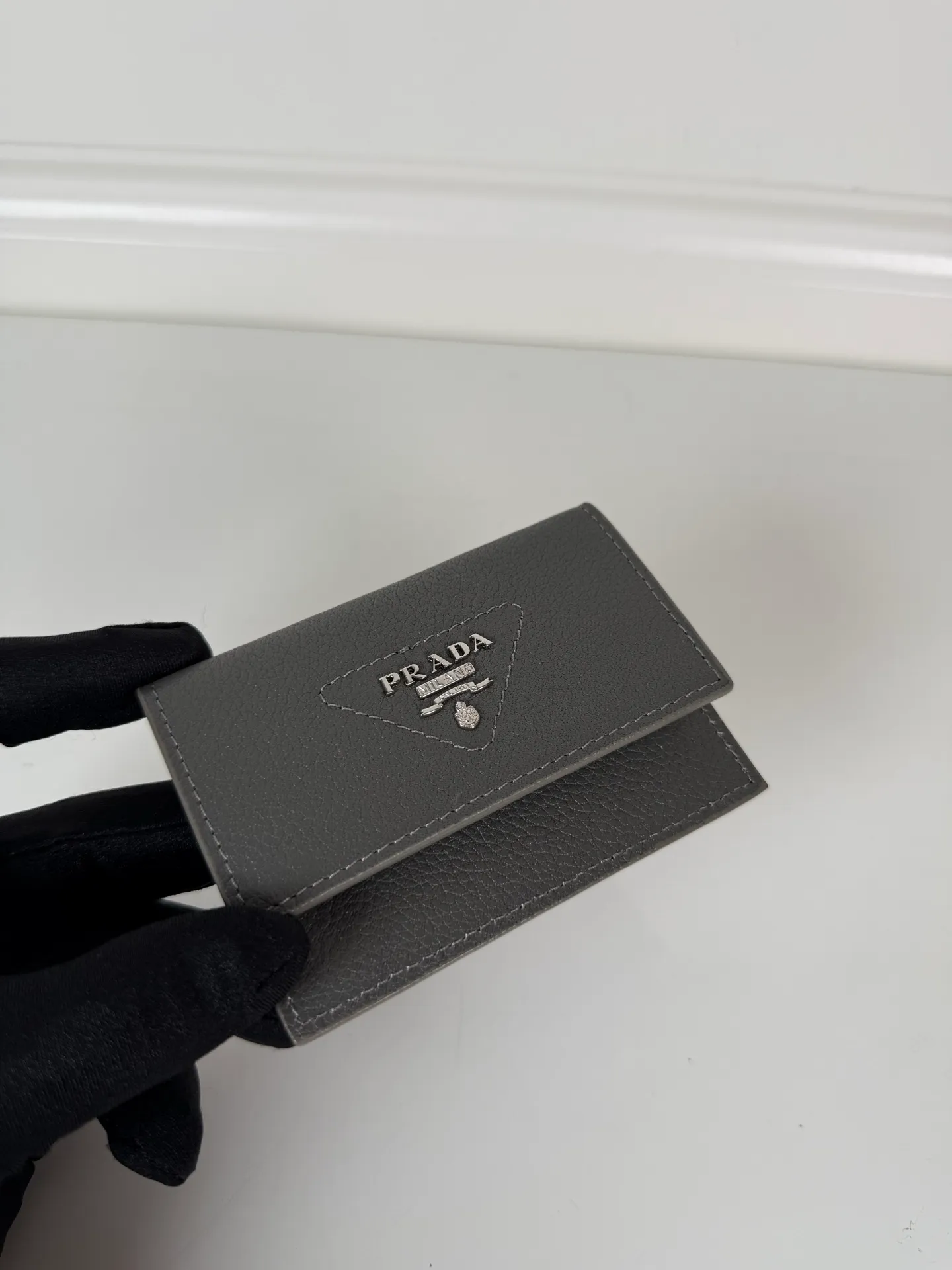 💰320, P Home ➡️ Unisex small card holder, gray, model: 2MF028, original quality, imported deerskin texture, 2 card slots, can hold multiple cards, size 10×7cm, actual photo, what you see is what you get