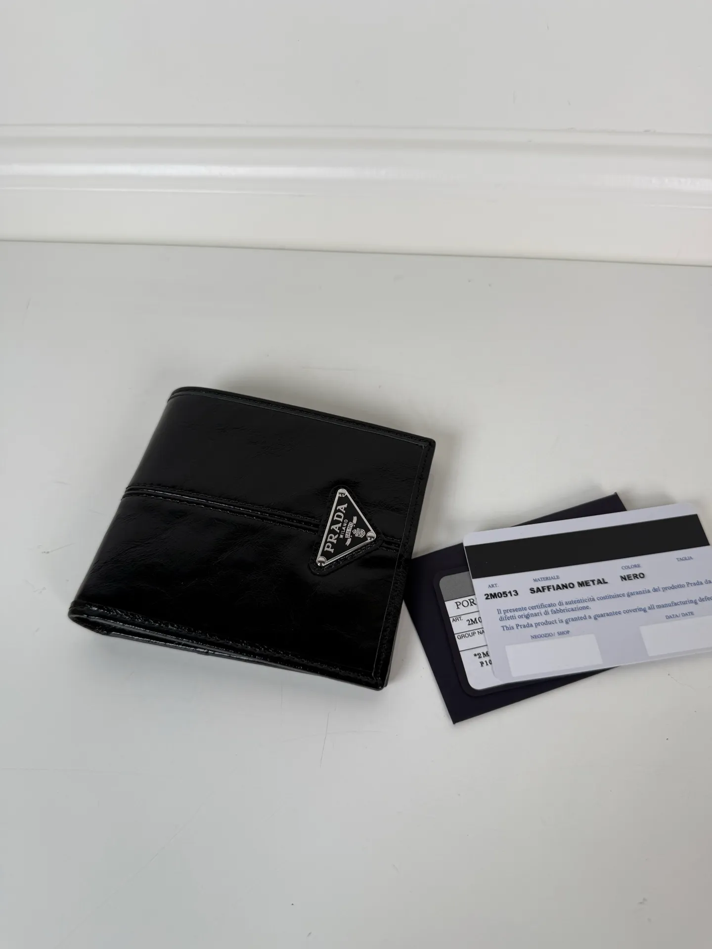 💰400, P Home ➡️Men's short wallet, (black waxed leather) model 2M0513, made of black waxed cowhide, eight card slots, length 11 height 9.5cm, 175 steel stamp, meticulous and neat workmanship as shown in the picture