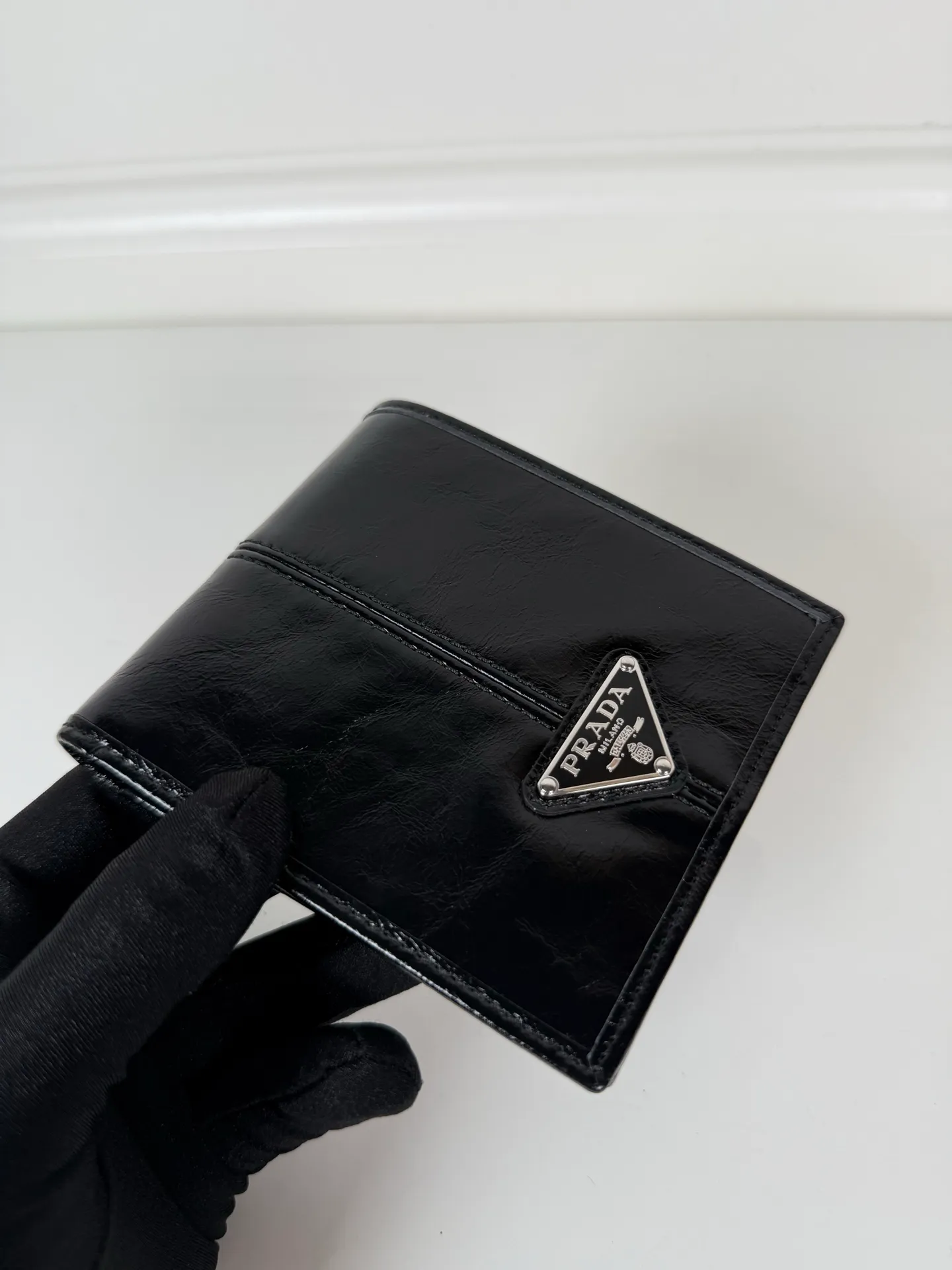💰400, P Home ➡️Men's short wallet, (black waxed leather) model 2M0513, made of black waxed cowhide, eight card slots, length 11 height 9.5cm, 175 steel stamp, meticulous and neat workmanship as shown in the picture