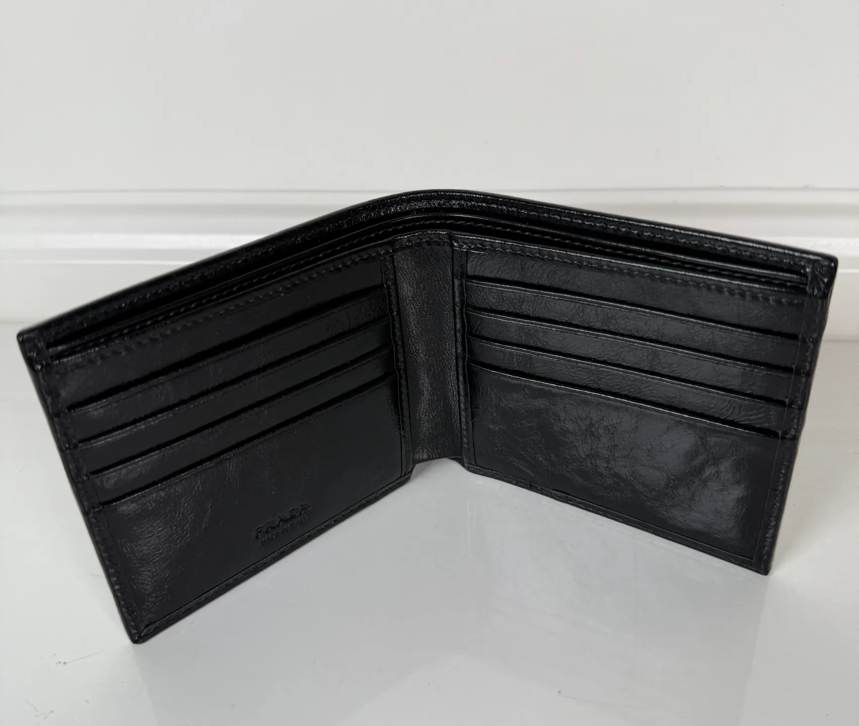 💰400, P Home ➡️Men's short wallet, (black waxed leather) model 2M0513, made of black waxed cowhide, eight card slots, length 11 height 9.5cm, 175 steel stamp, meticulous and neat workmanship as shown in the picture