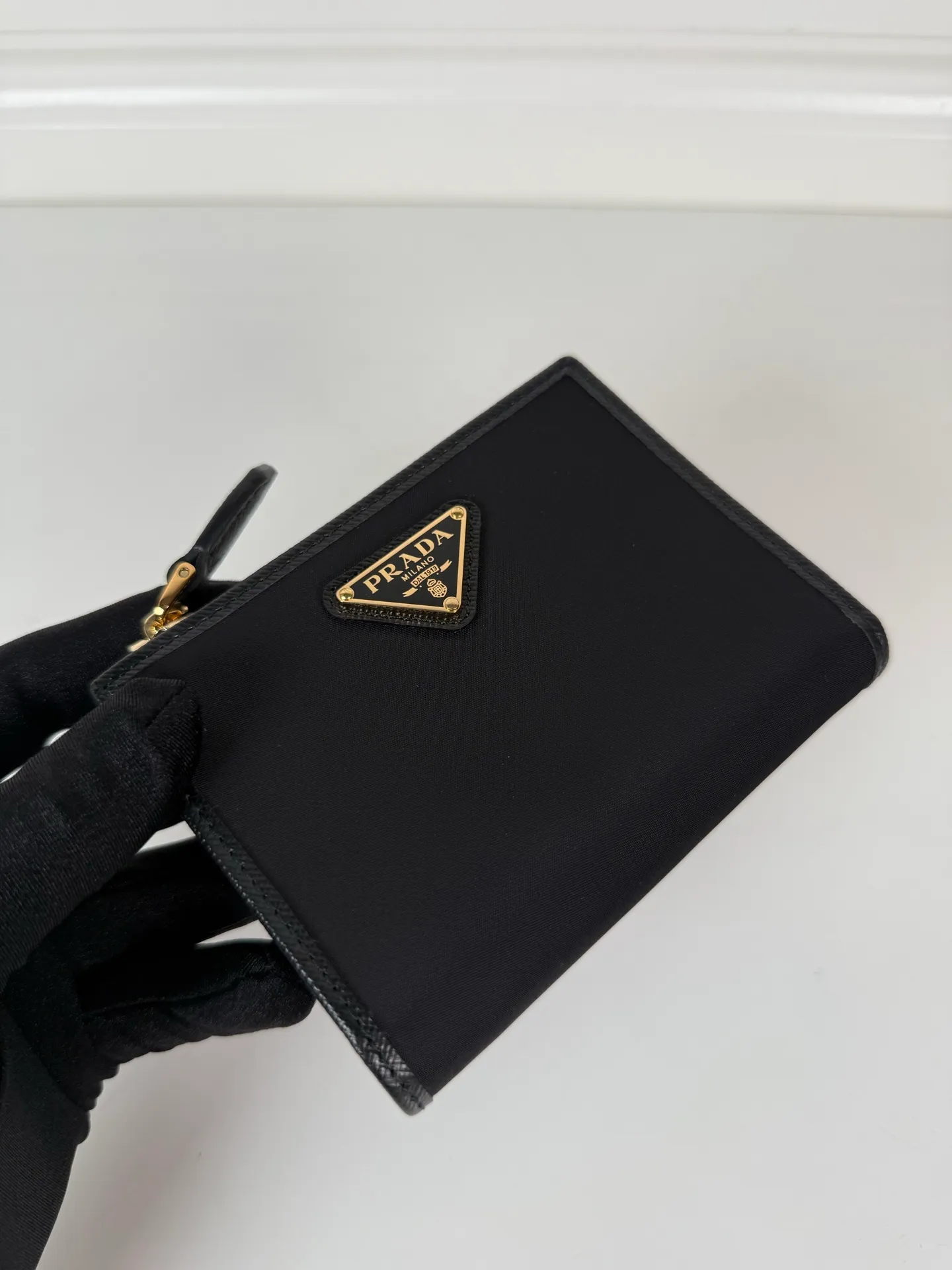 💰440, P Home ➡️ Unisex short wallet, model 1ML050, made of cross-grain cowhide + nylon fabric, eight card slots, one receipt compartment, one zipper coin bag, length 11.5cm, height 9.5cm, 175 steel stamp, meticulous and neat workmanship, as shown in the picture
