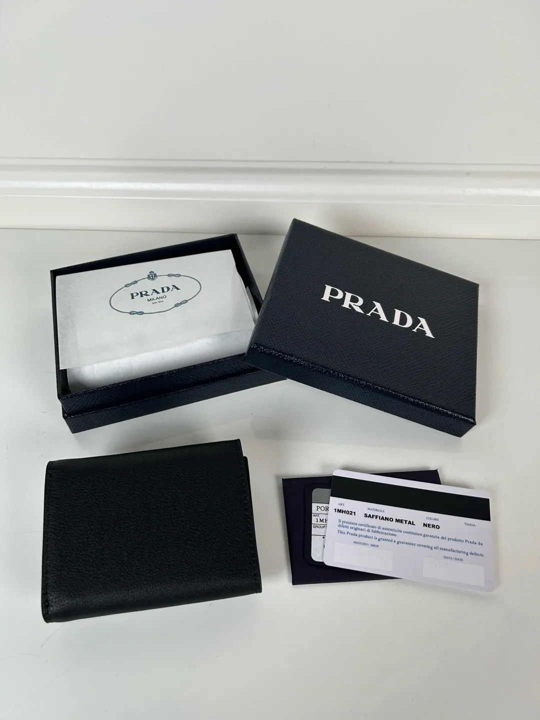 💰520, P Home➡️Women's mini tri-fold wallet, model 1MH021, fine-grained deerskin, length 10cm, height 7.5, a receipt compartment, three card slots inside, and an external coin pocket, the actual shooting quality is as shown in the picture