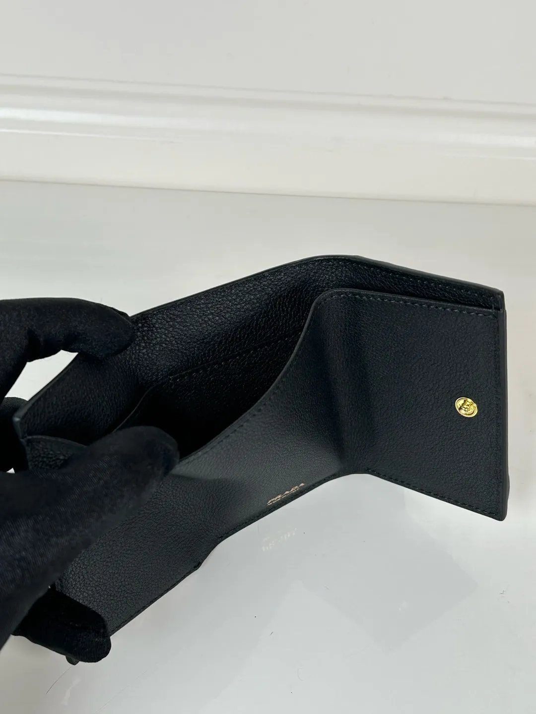 💰520, P Home➡️Women's mini tri-fold wallet, model 1MH021, fine-grained deerskin, length 10cm, height 7.5, a receipt compartment, three card slots inside, and an external coin pocket, the actual shooting quality is as shown in the picture