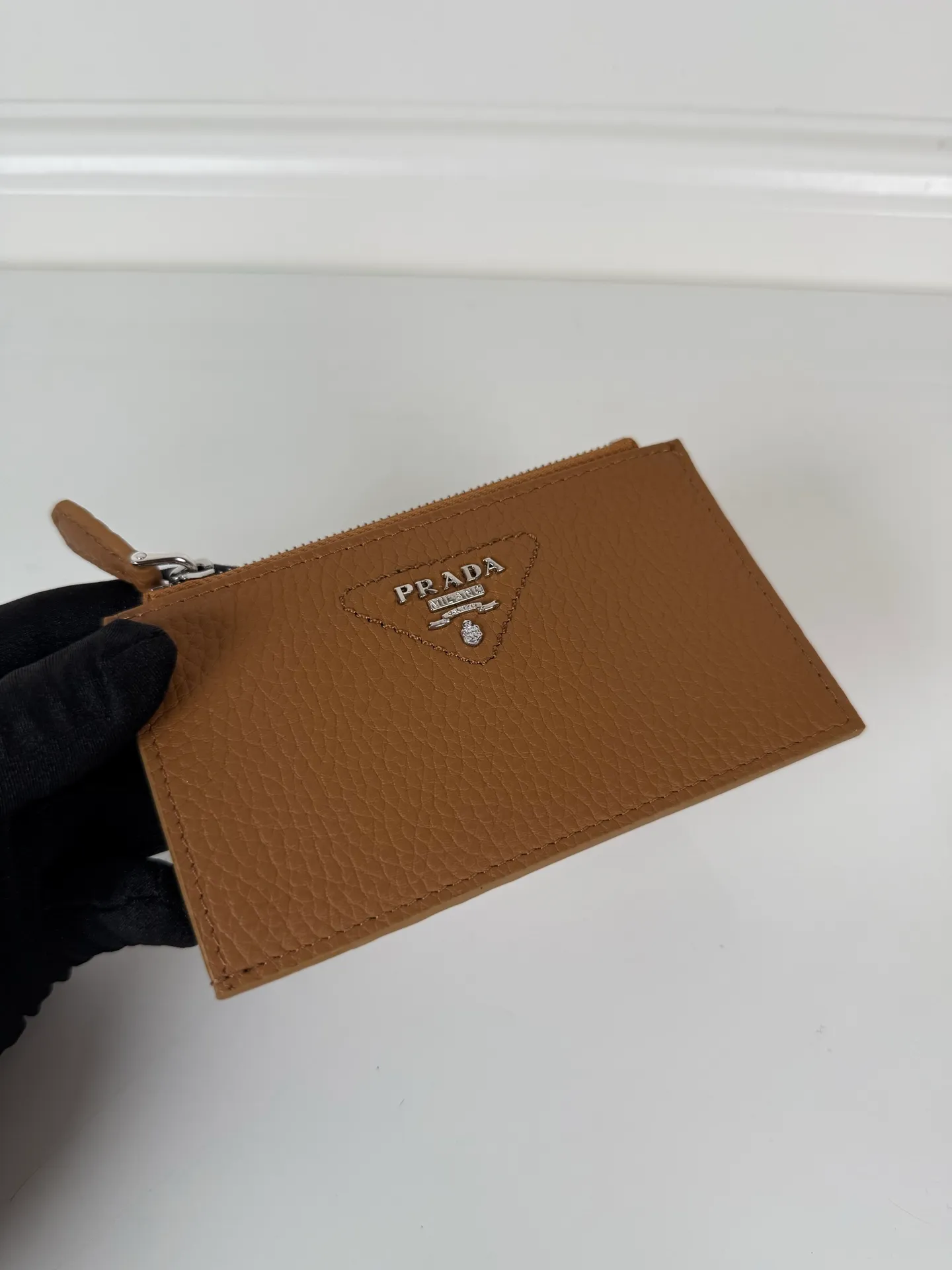💰420, P Home➡️Caramel color thin deer pickup bag, model: 2MC086, unisex model, 5 card slots, large capacity, 1 leather zipper bag, 8cm*13cm, 175 steel stamp