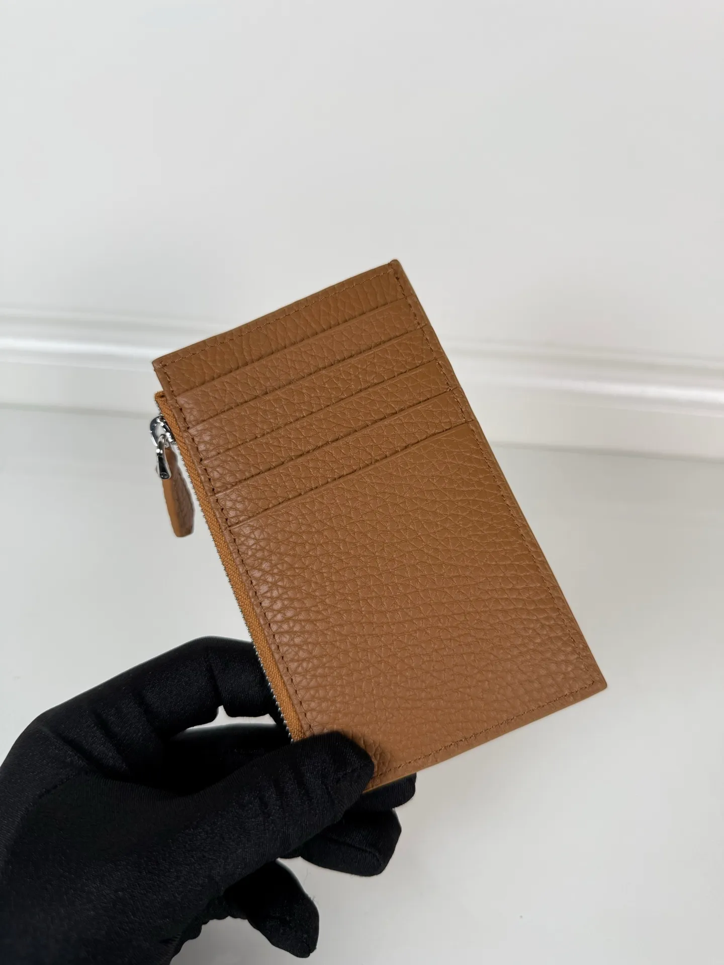 💰420, P Home➡️Caramel color thin deer pickup bag, model: 2MC086, unisex model, 5 card slots, large capacity, 1 leather zipper bag, 8cm*13cm, 175 steel stamp