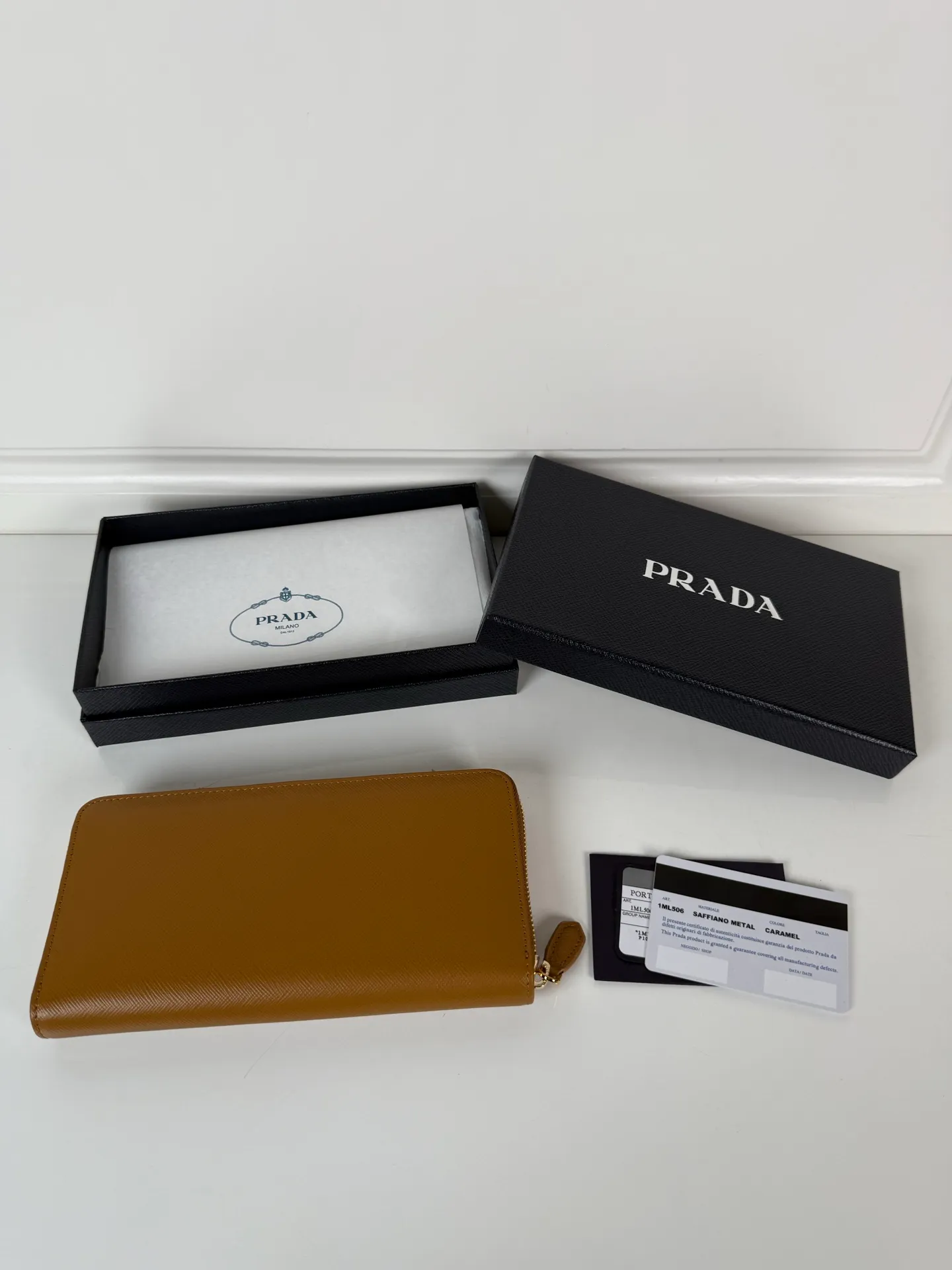 💰560, P Home➡️Cross-grain single zipper wallet, caramel color, model 1ML506, yuan quality, made of cross-grain cowhide, size 20×10.3cm, 175 steel stamp, exquisite workmanship as shown in the picture