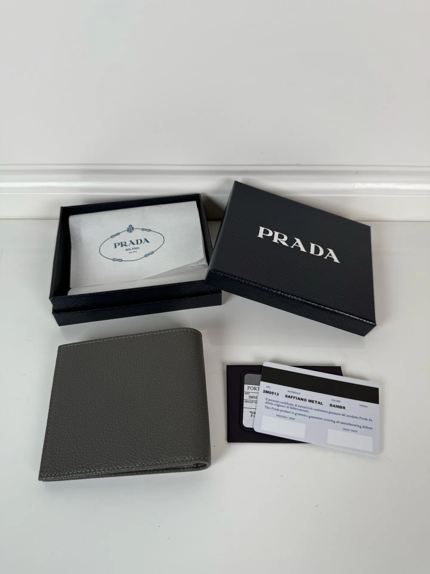 💰400, P Home➡️Men's deerskin short clip, gray, model 2M0513, eight card slots, size 11×9.5cm, 175 steel stamp, meticulous workmanship as shown in the picture