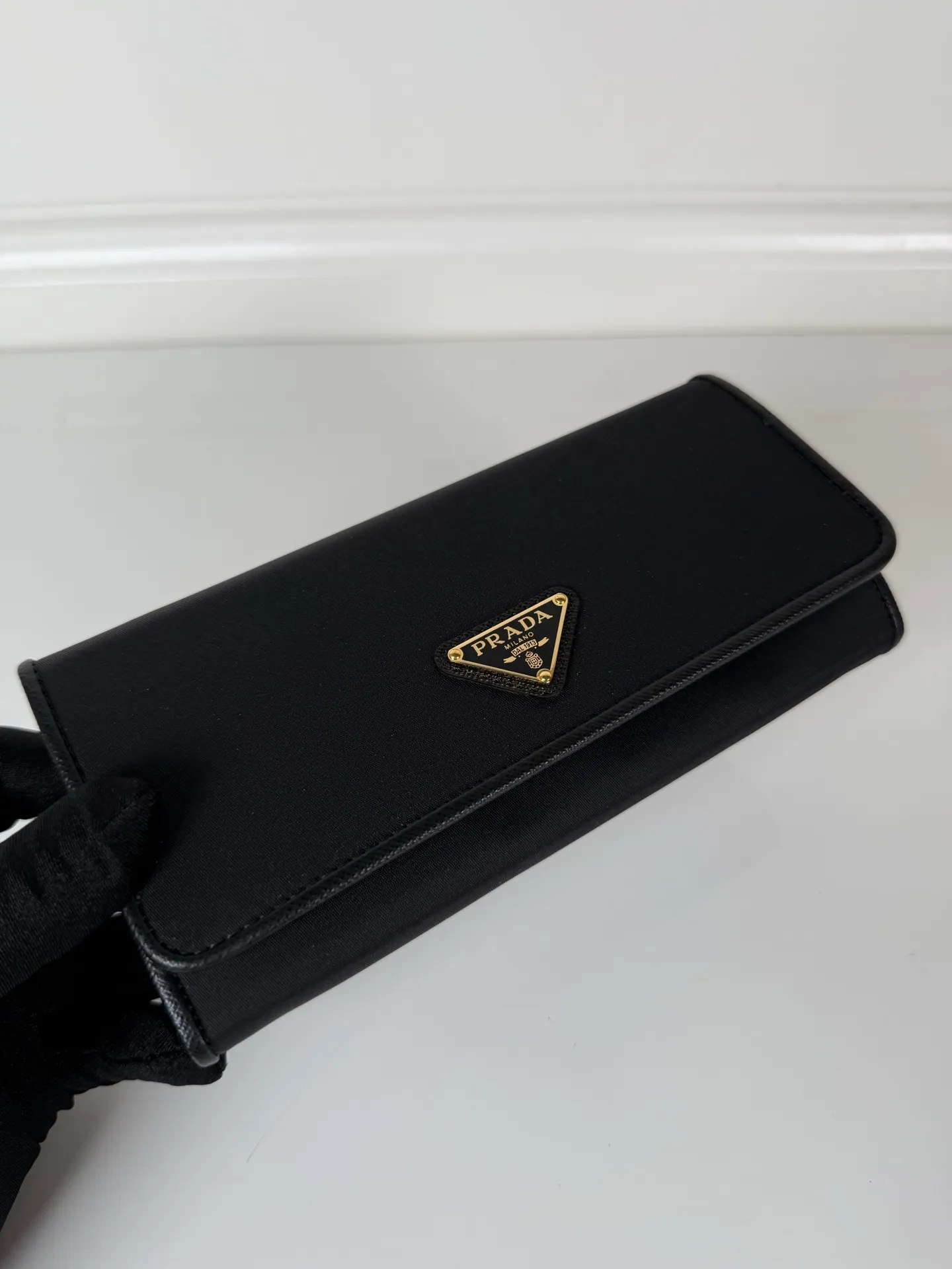 💰560, P Home ➡️Ladies flip wallet, model 1MH132, black, made of imported cross-grain cowhide + nylon fabric, original quality, size 18.7x9.5cm, taken in kind, what you see is what you get