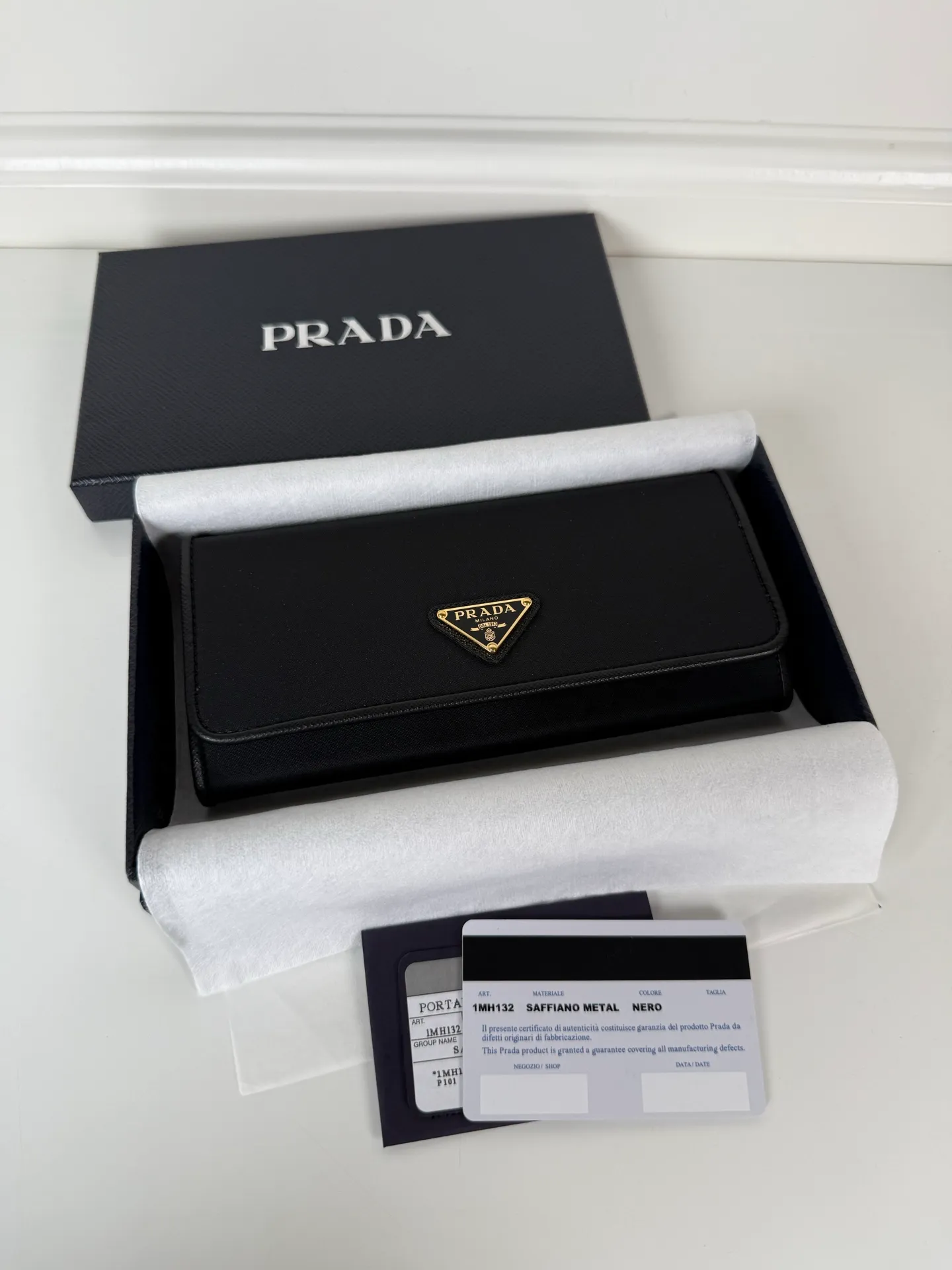 💰560, P Home ➡️Ladies flip wallet, model 1MH132, black, made of imported cross-grain cowhide + nylon fabric, original quality, size 18.7x9.5cm, taken in kind, what you see is what you get
