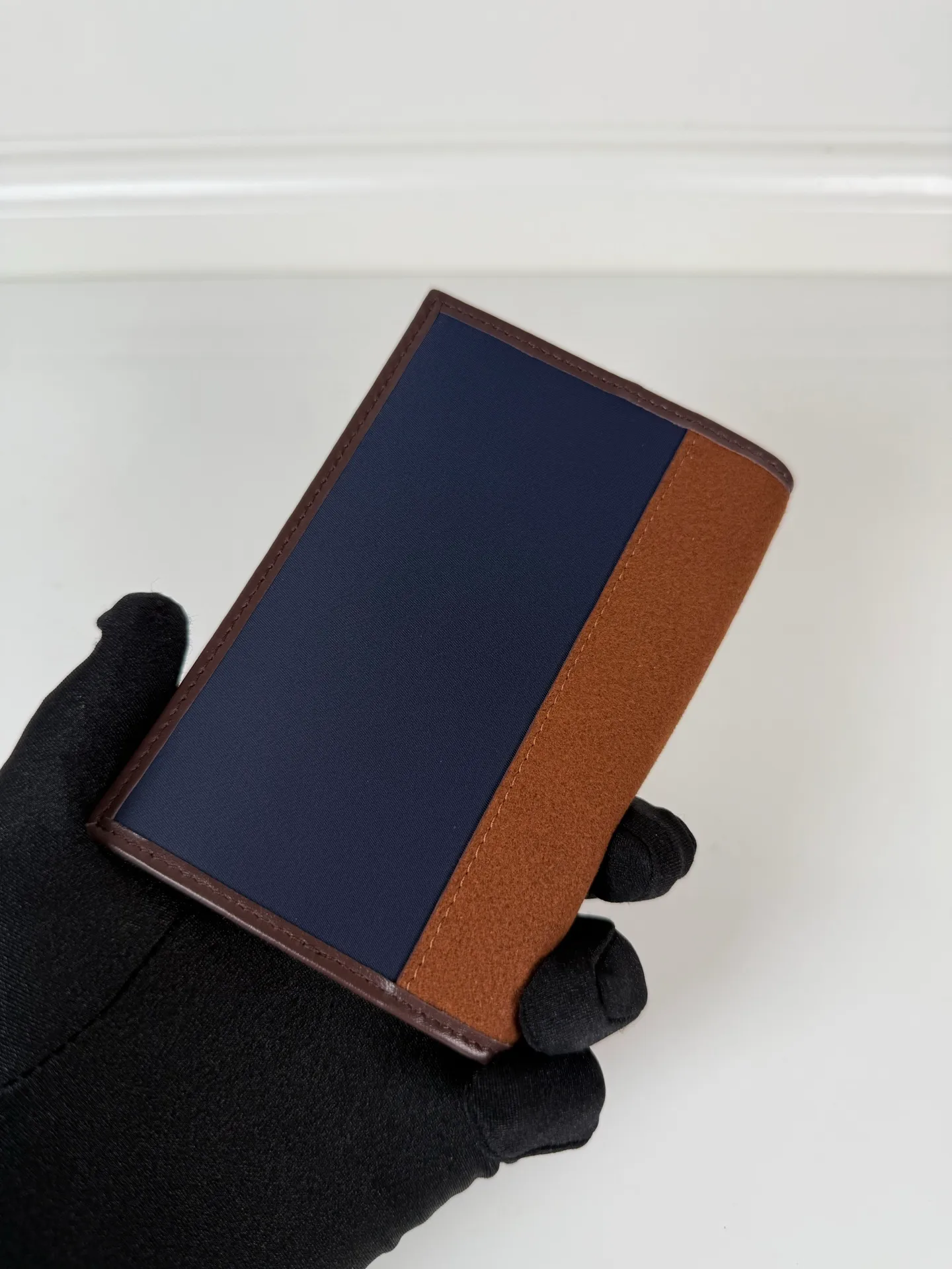 💰400, P Home➡️Male and female wallet + passport book📓, a must-have for business trips✈️, model: 2MV017, made of imported suede + nylon fabric, 3 card slots, 3 inner ticket pockets, size: 9.5*14cm, 175 steel stamp, the dollar order quality is as shown in the picture