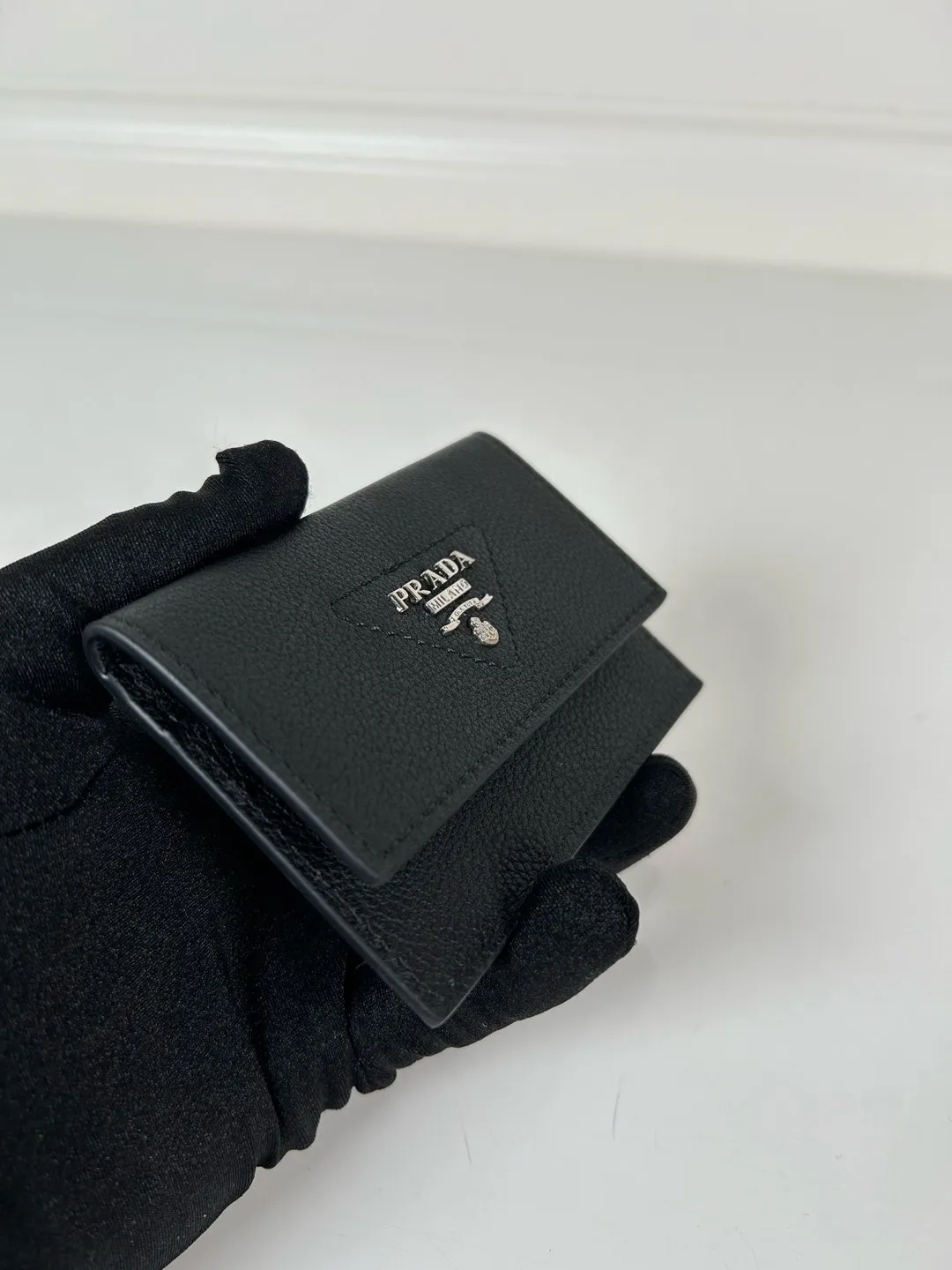 💰320, P Home ➡️ Unisex small card holder, black, model: 1MF028, original quality, imported deerskin texture, 2 card slots, can hold multiple cards, size 10×7cm, actual shot, what you see is what you get