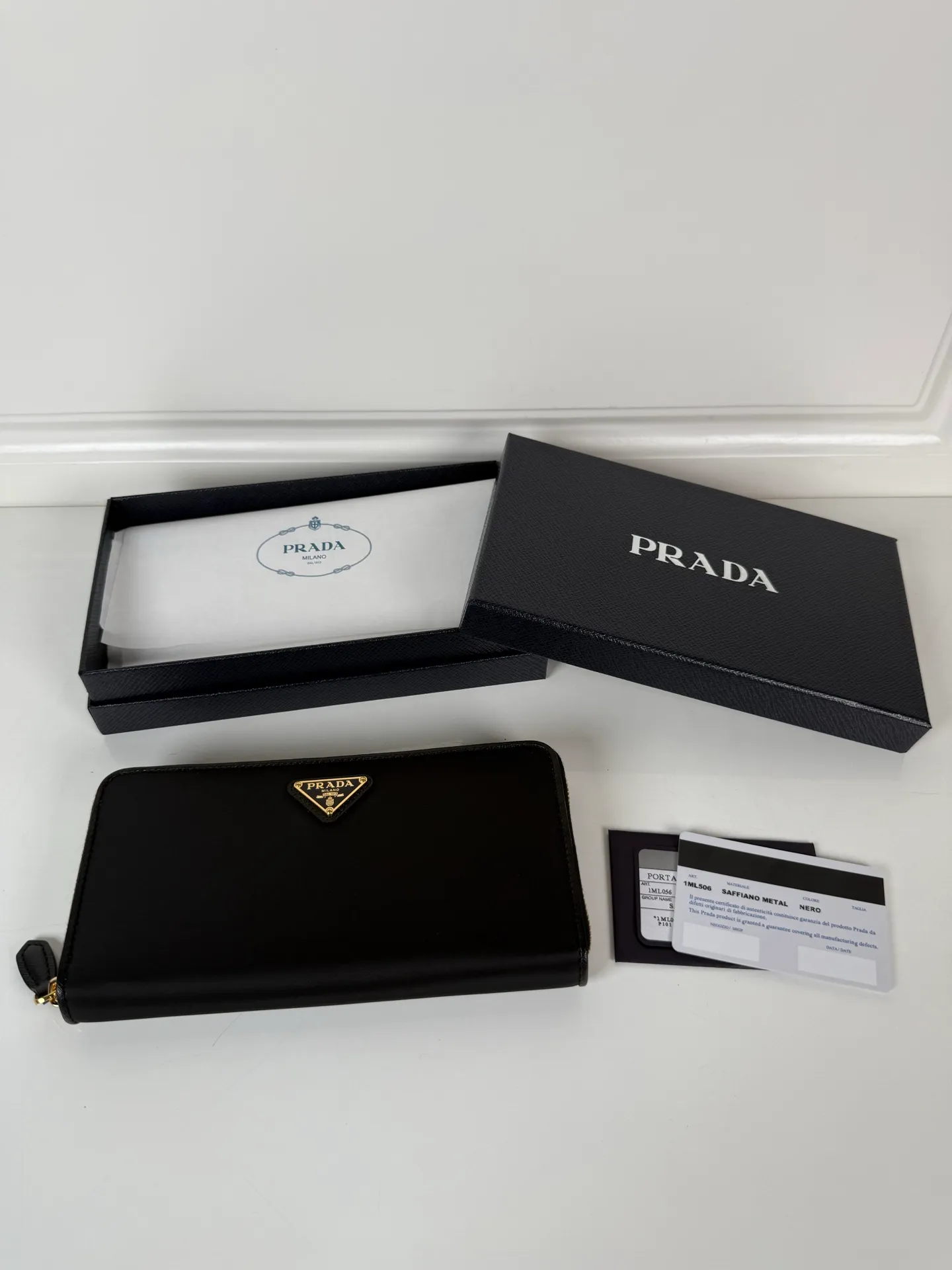 💰560, P Home➡️Nylon fabric + cowhide, single zipper wallet, caramel color, model 1ML506, single dollar quality, made of nylon fabric cross-grain cowhide, size 20×10.3cm, 175 steel stamp, exquisite workmanship as shown in the picture
