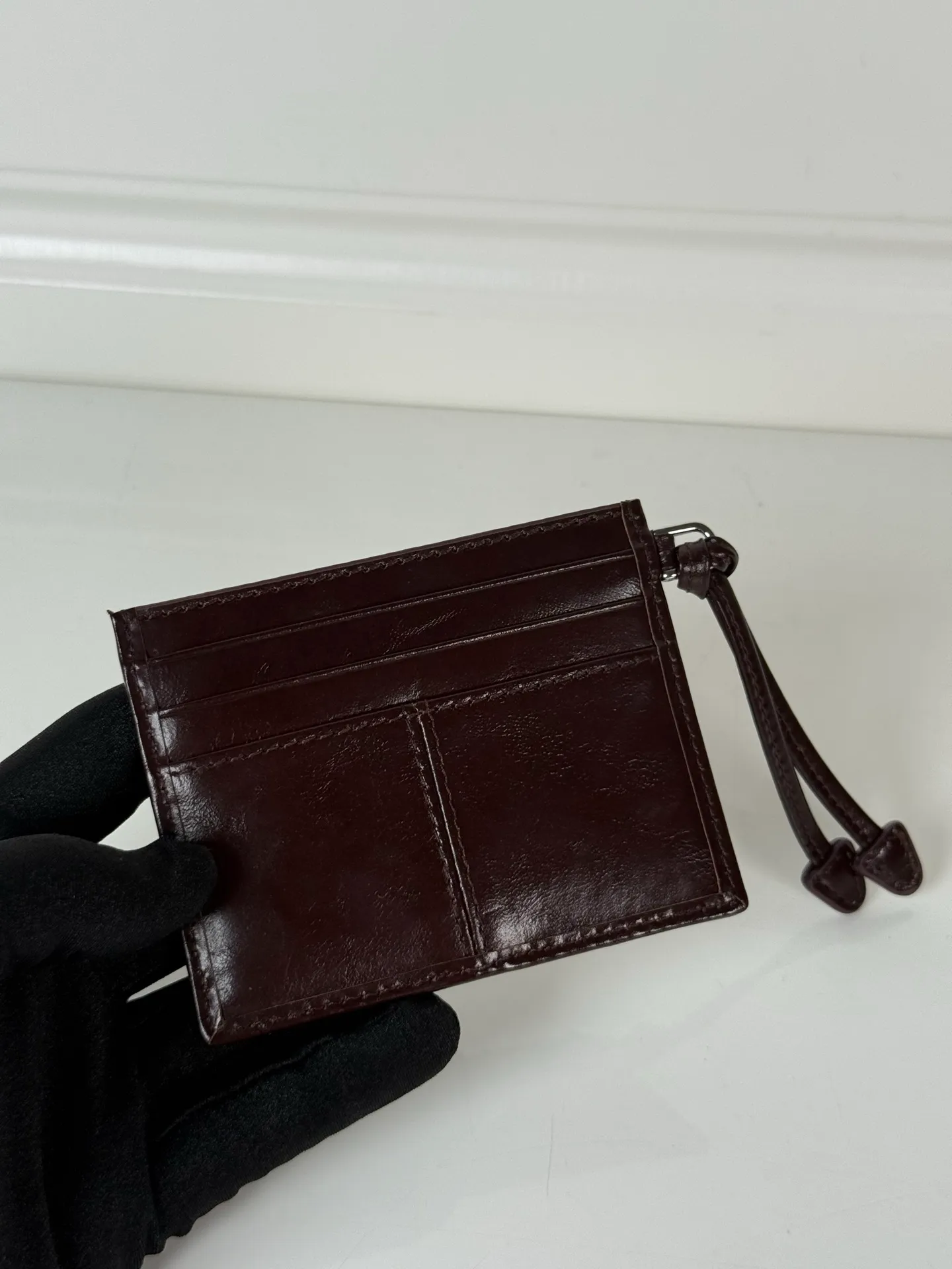 💰340, P Home ➡️ Small card holder for men and women, coffee color waxed leather triangle mark, model 1MC025, original quality, made of imported waxed leather, 6 card slots ➕ One middle compartment, can hold multiple cards and zeros 💰, size 11.2×8.5cm, taken in kind, what you see is what you get