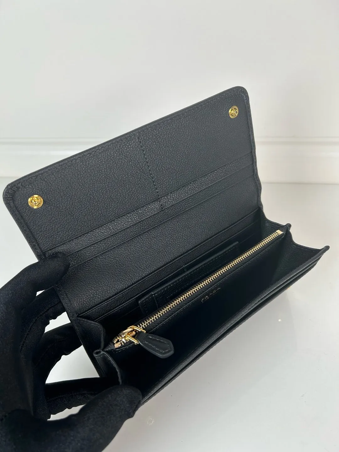 💰600, P Home ➡️Ladies flip wallet, model 1MH132, made of black imported deerskin, original quality, size 18.7x9.5cm, taken in kind, what you see is what you get