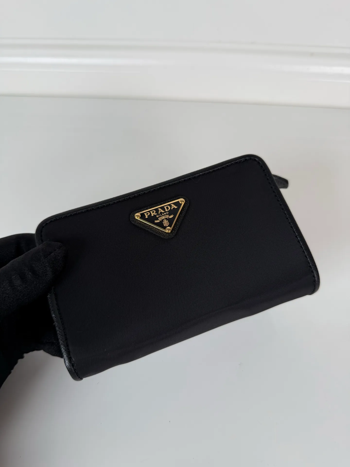 💰520, P Home➡️Women's short clip made of cross pattern + nylon fabric, single quality, model 1M1225, ten card slots, two ID pockets, a zippered zero 💰 bag interlayer, size 14x9.5cm.